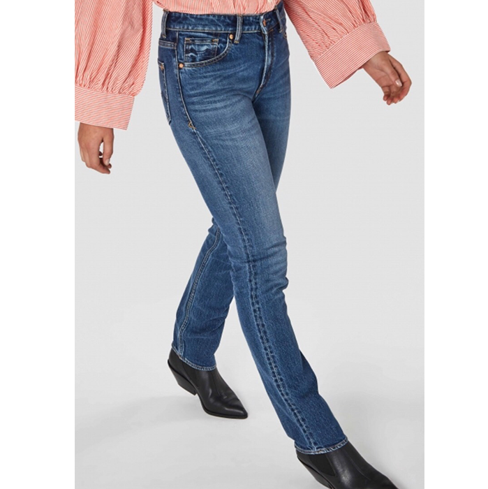 Girl_Jeans.png