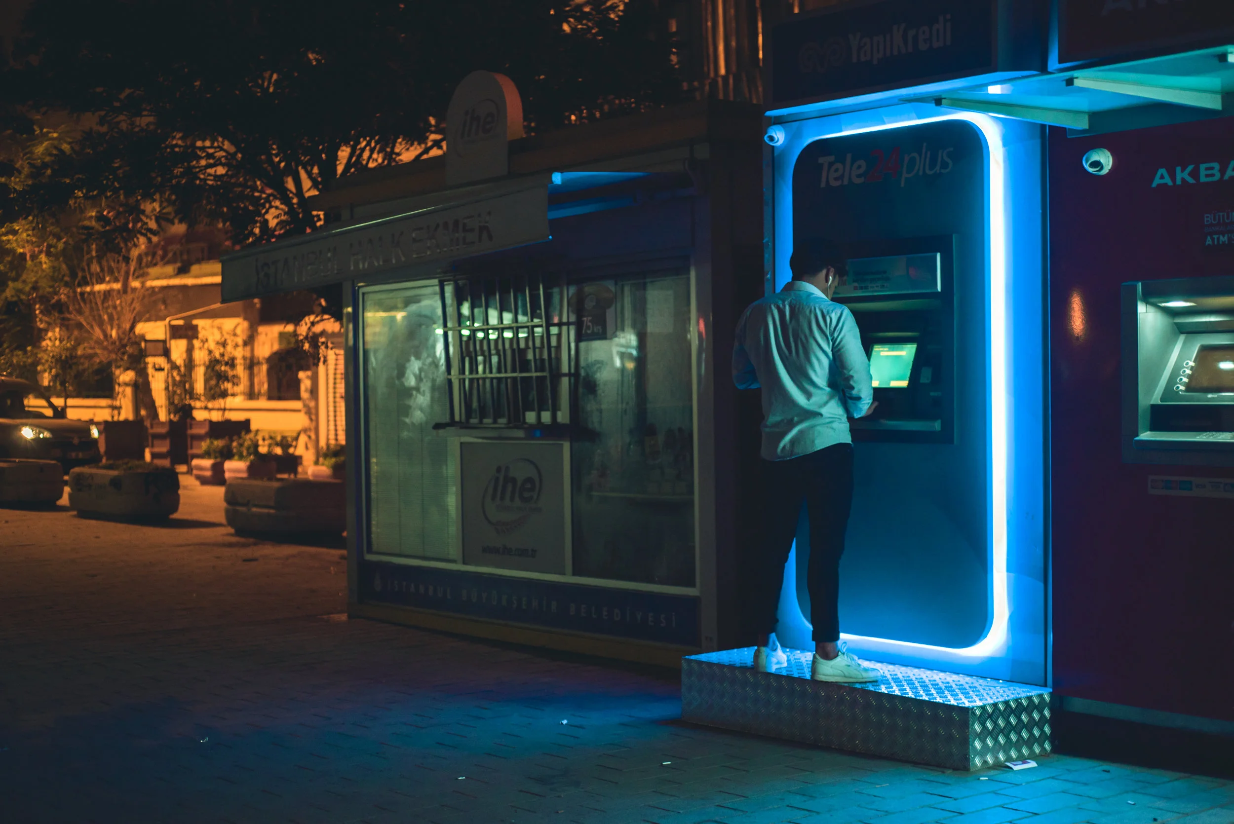 Istanbul Night - Turkey 2017 - Street - Hamza Benkirane - www.hamzabenkirane.com - 03.jpg