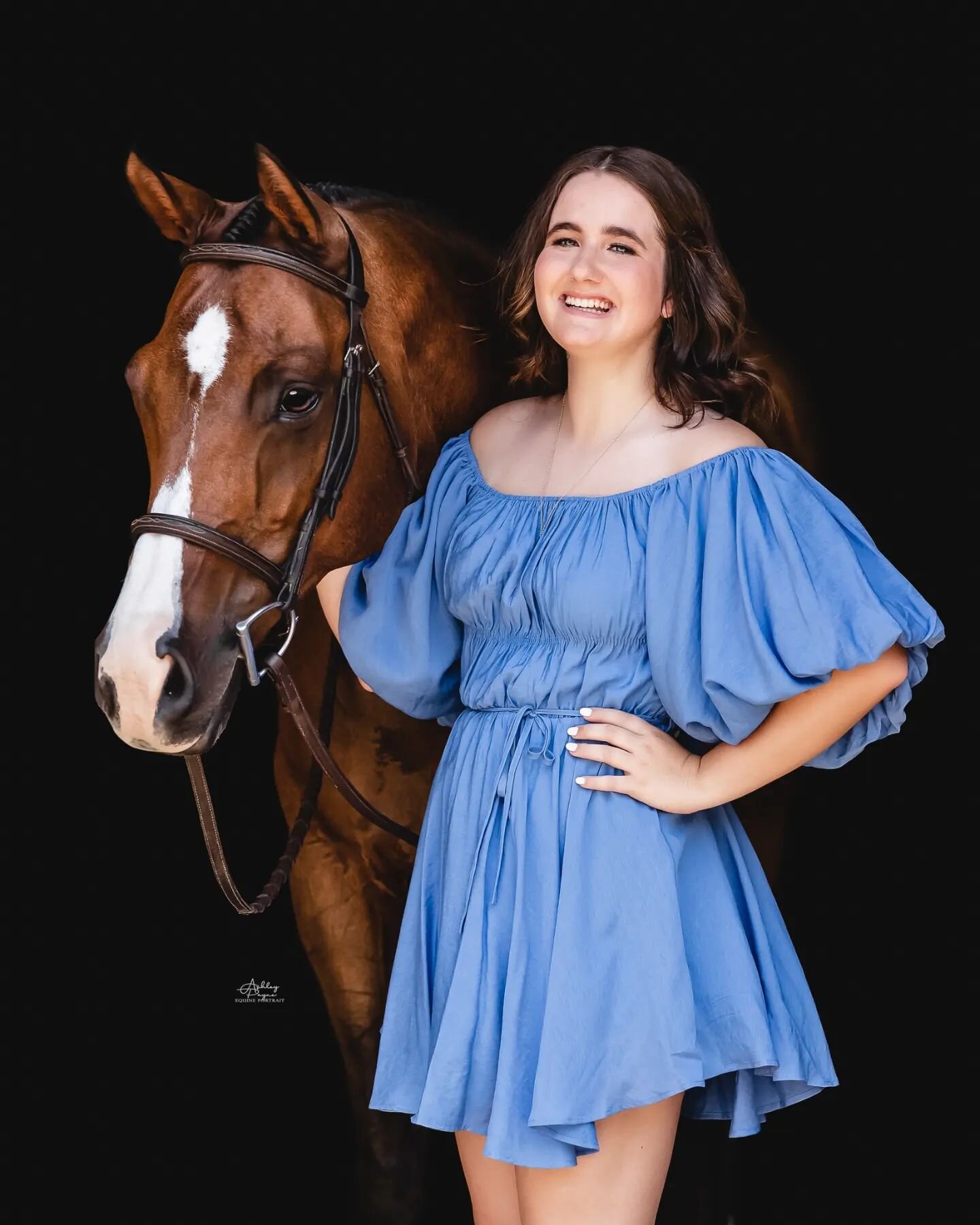 Pro tip: bring your favorite 🐴 to your senior portrait session ✨

Hair &amp; makeup by @morganebright 👸