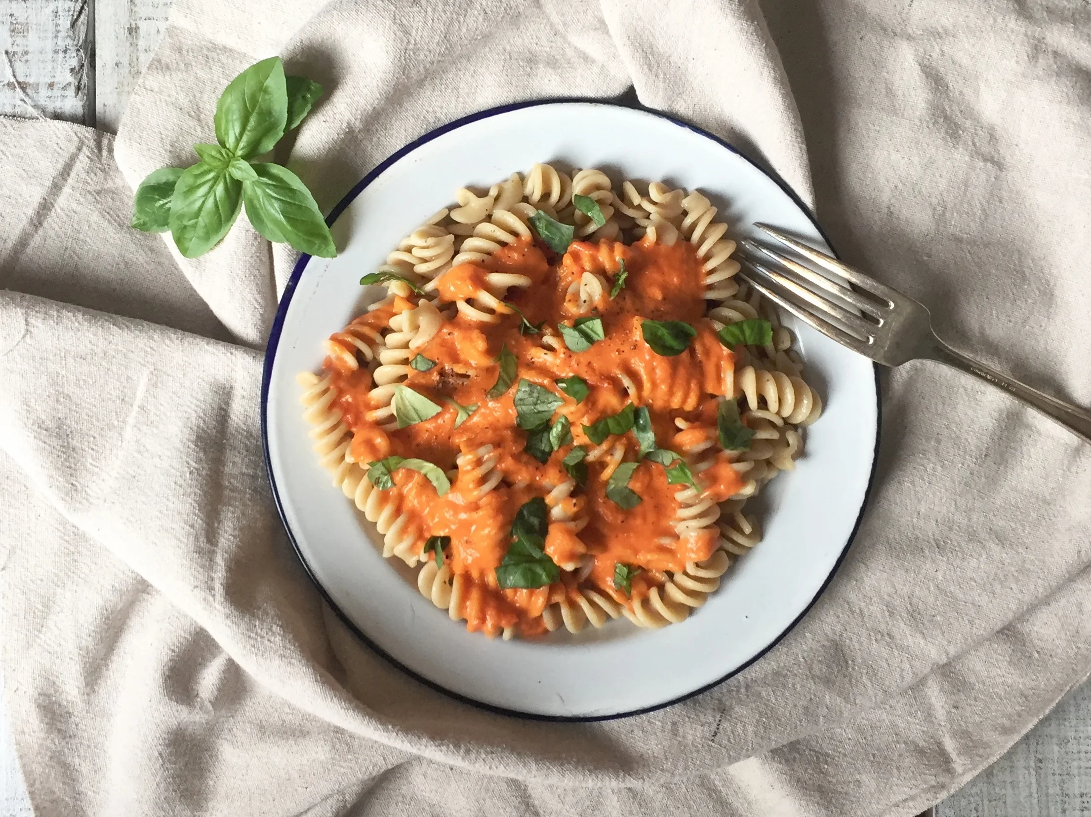 Pasta with Summery No-Cook Tomato Sauce (Gluten Free and Vegan Optional)