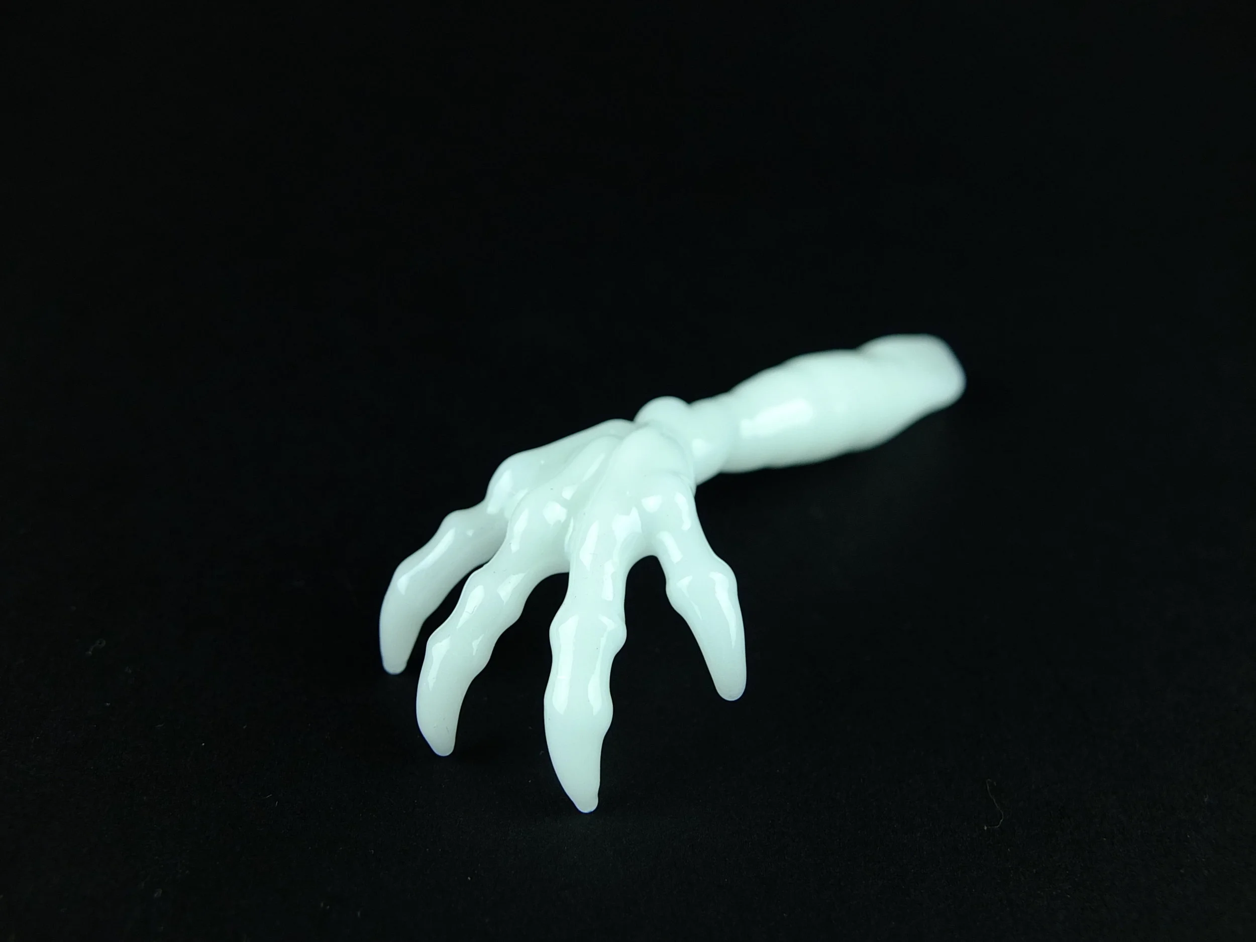 Dragon Hand Scoop Dwarf White.JPG