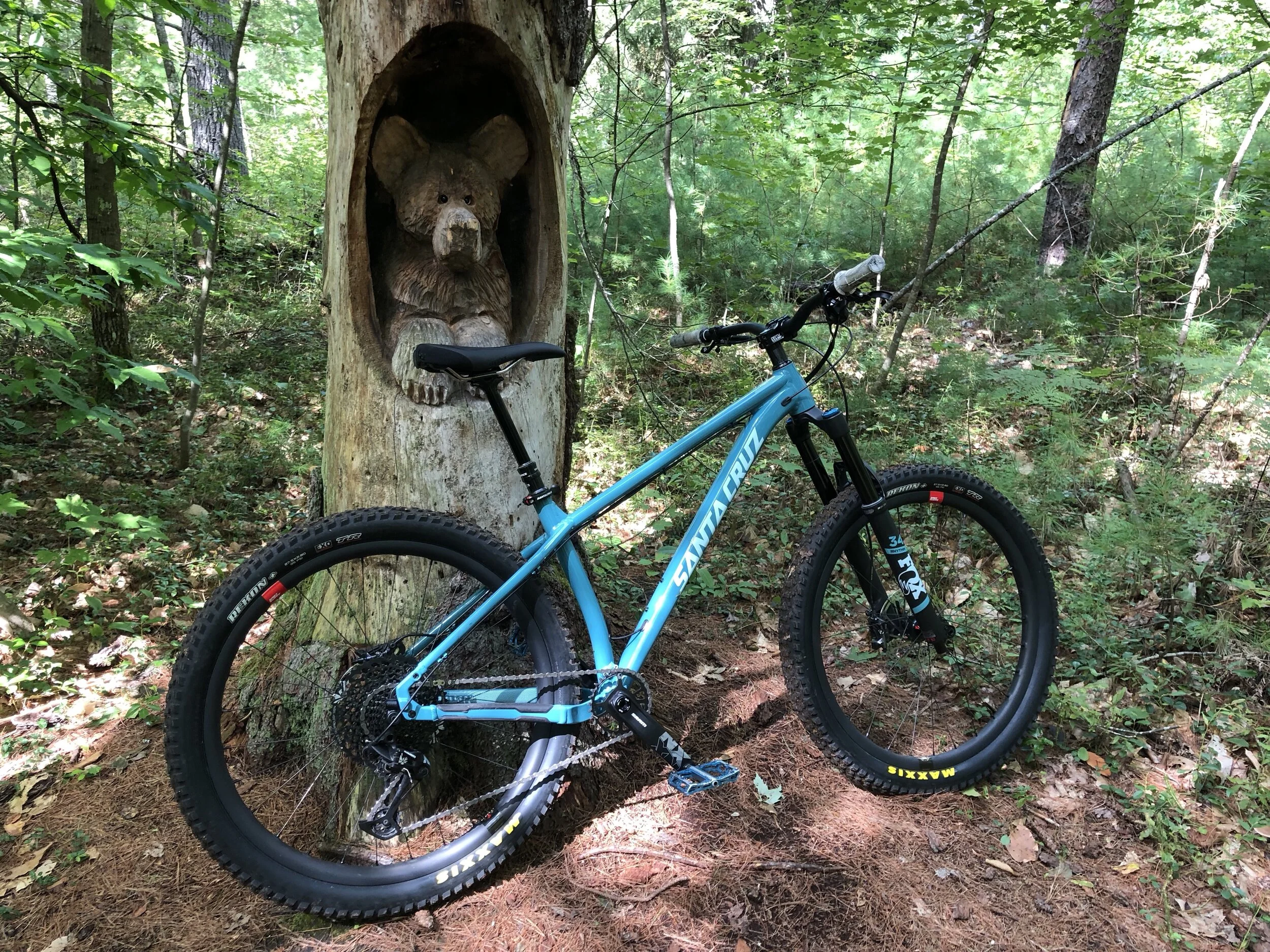Enduro/Trail mode with 27.5 x 2.8’s and long fork.