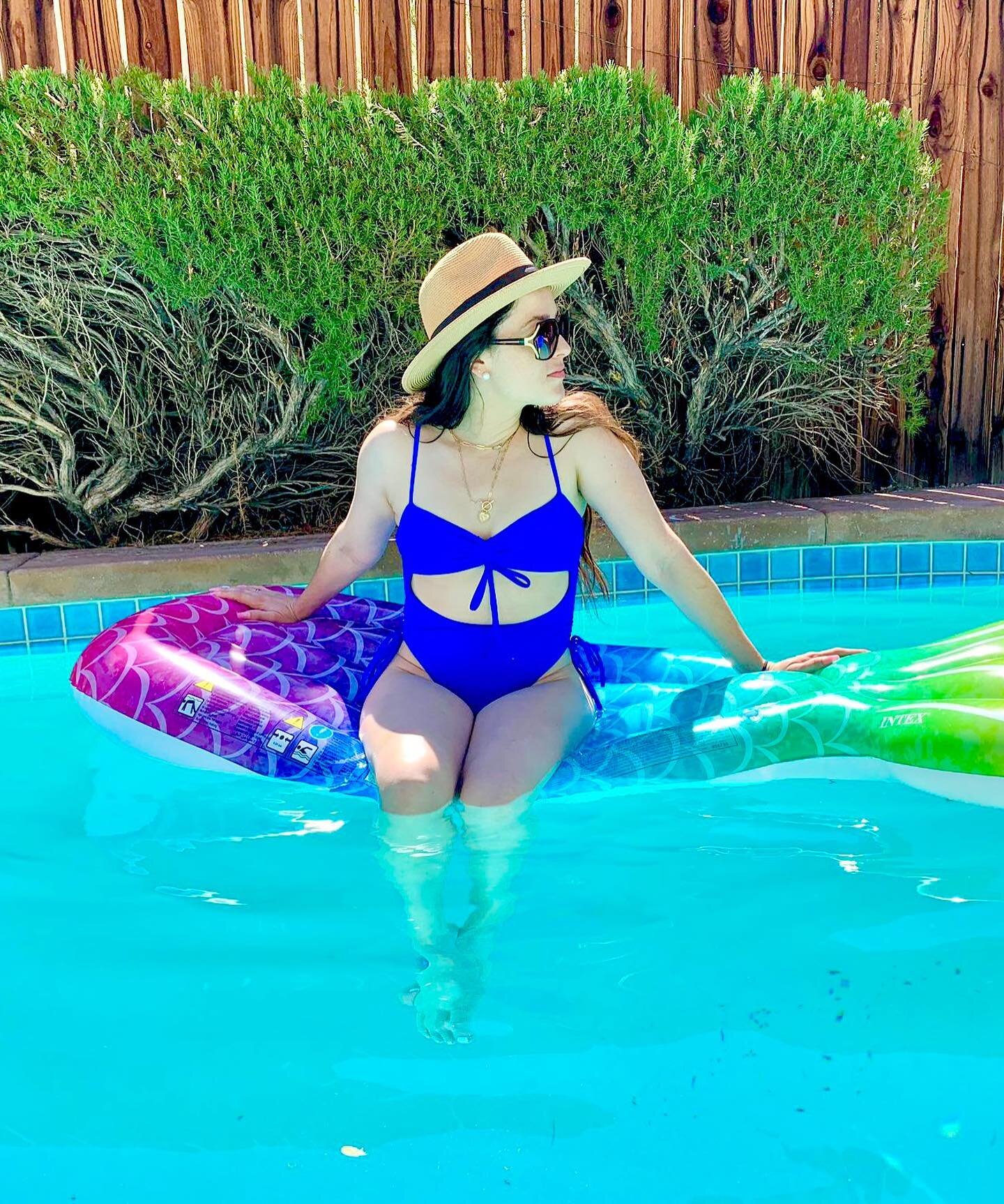 Wow. What an incredible year and birthday weekend. Thank you for the overflowing amount of calls, messages, gifts and kind words. You really know how to make a girl feel special!🥰 Spent this weekend relaxing in the desert, and it was pure magic. 🧜?