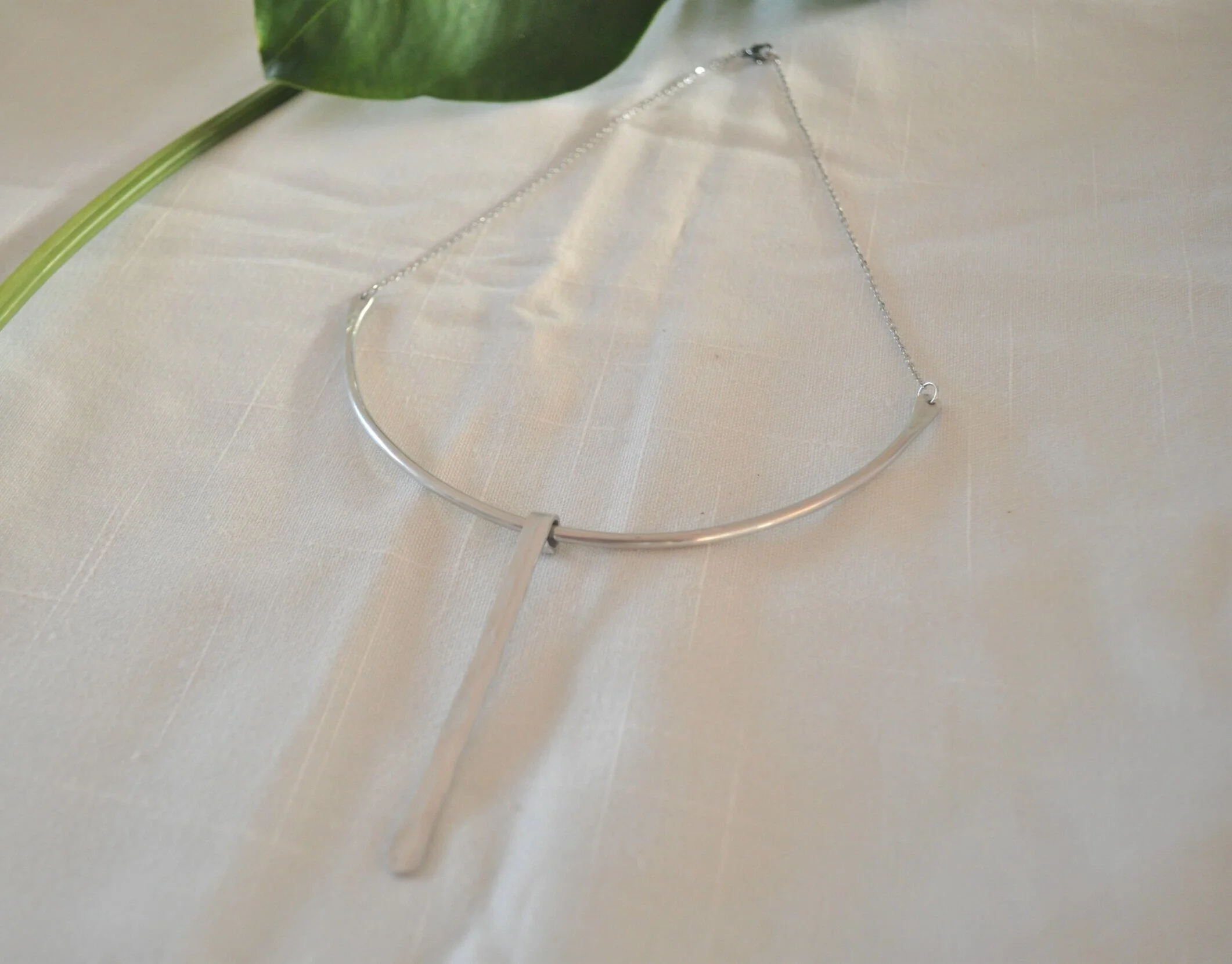 Arch & Bar Necklace (Aluminum)