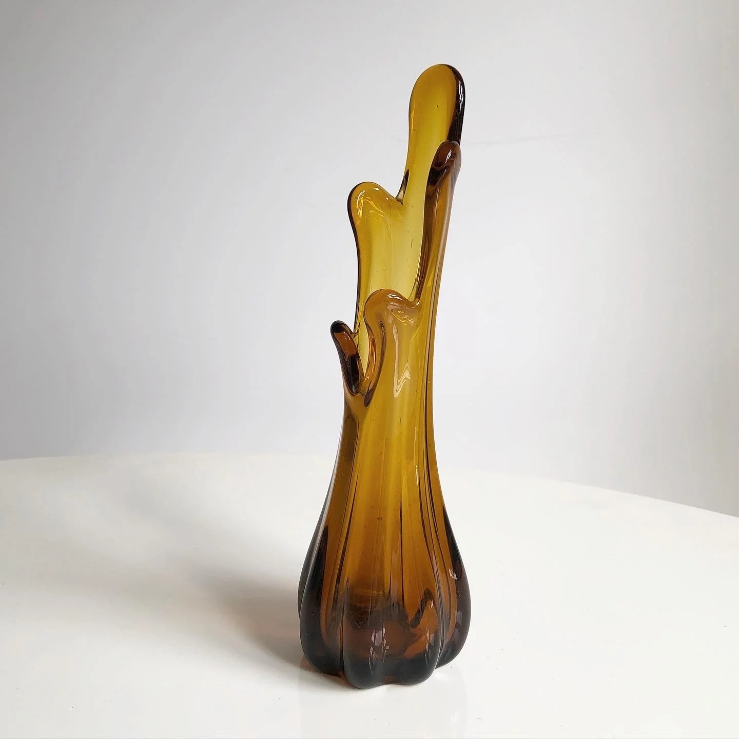 amber glass vase 3.JPG