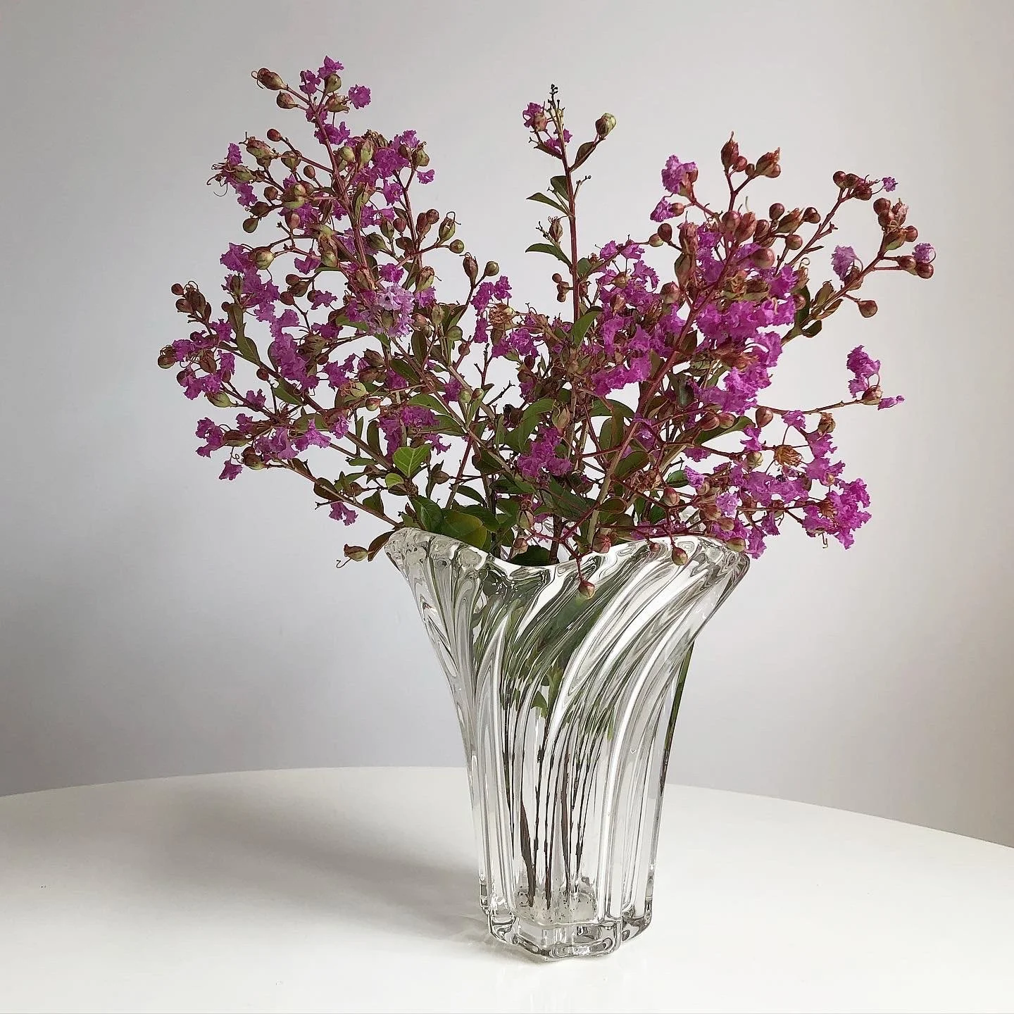 fluted top glass vase.JPG