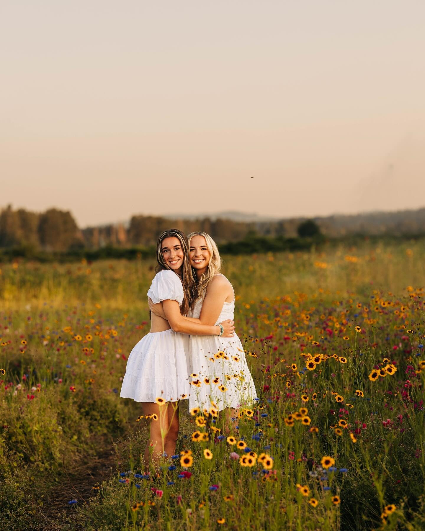 Pals💕

Friendship shoots are my favorite. I definitely recommend adding one to your senior session so you can look back- laugh- love and remember these times.
.
.
.
#erinkelliseniors #bestfriendshoot #snoqualmievalley #seattleseniorphotographer #woo