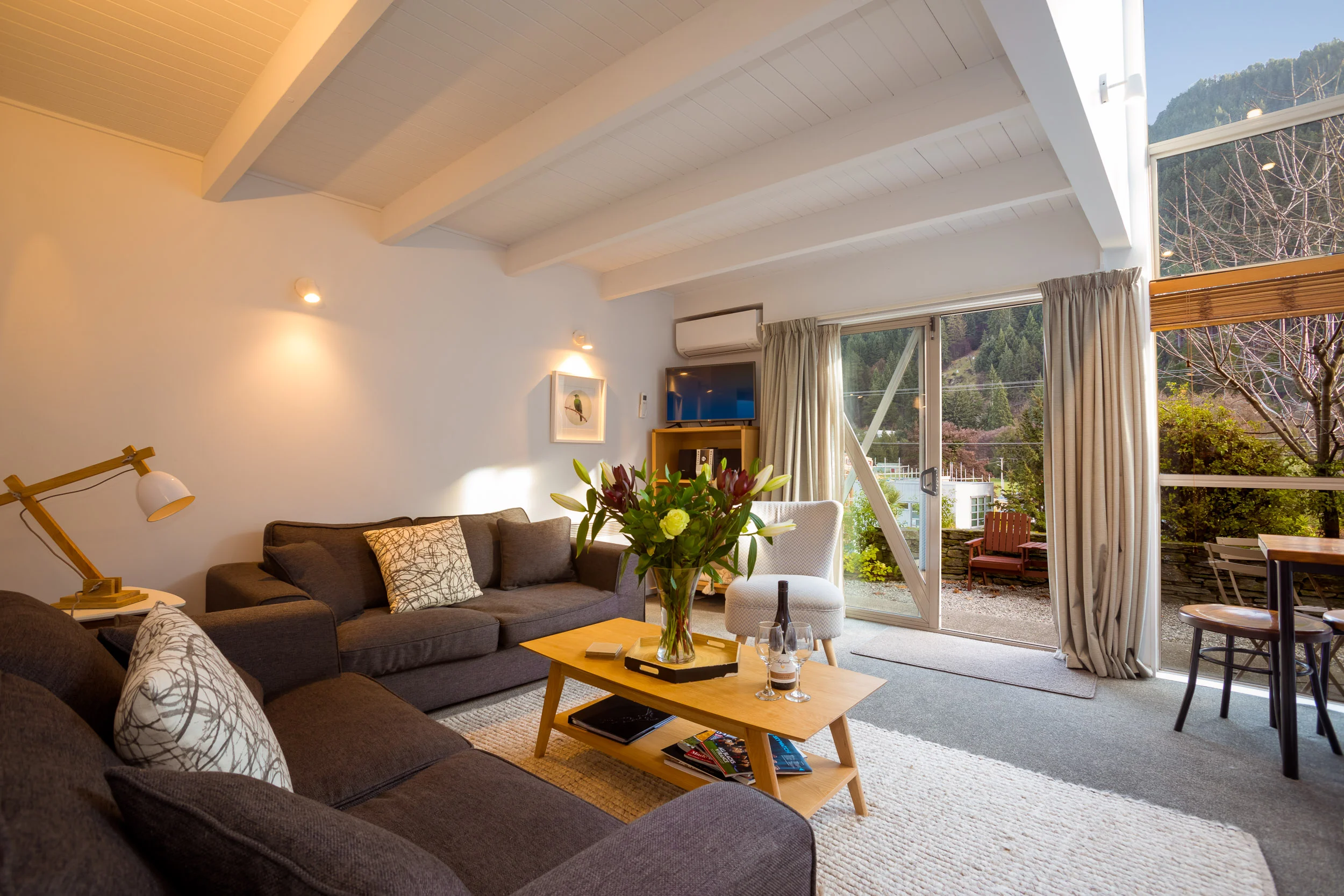 2-Bedroom Courtyard, Lounge & Dining
