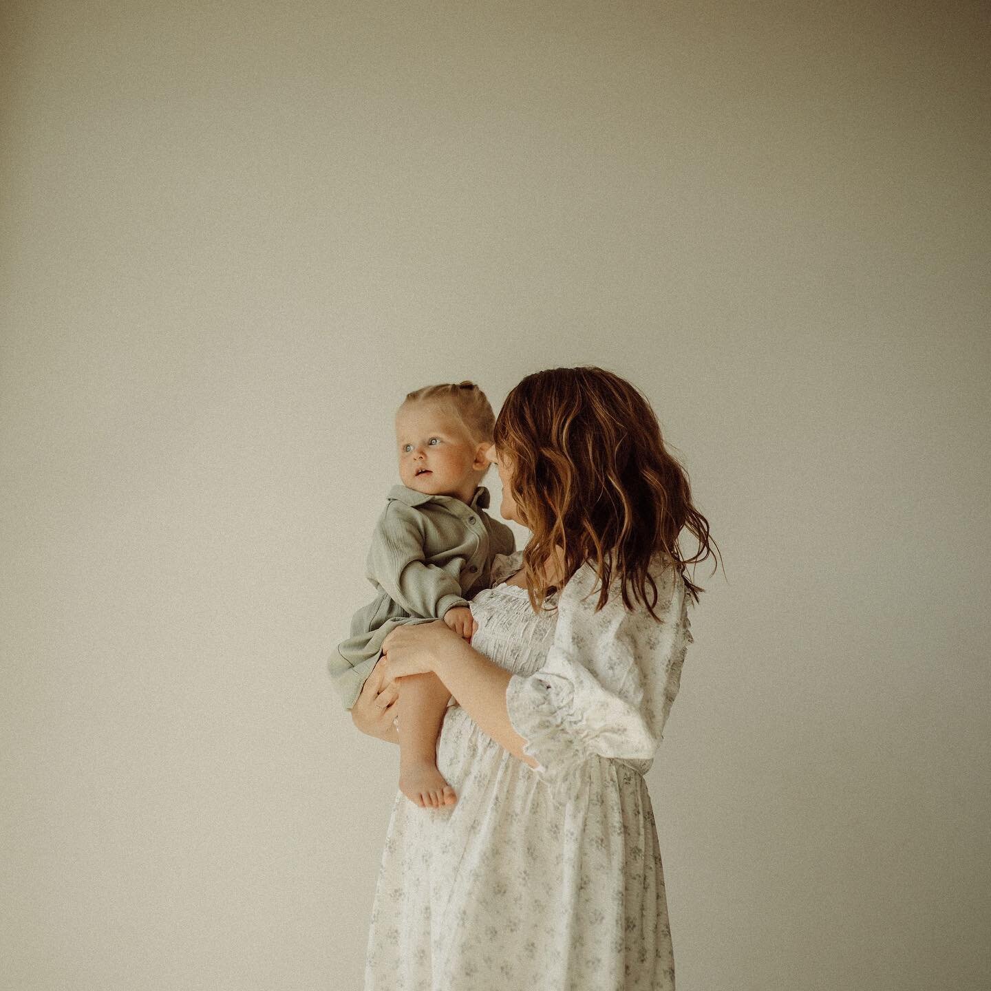 &ldquo;What an honor it is to be a tiny somebody&rsquo;s everything&hellip;&rdquo;
.
.
.
#Mothers #mamasday #portlandmothers #pdx #pdxphotographer #oregonphotographer #portlandmoms #portlandphotographer #portlandfamilyphotographer #oregonfamilyphotog