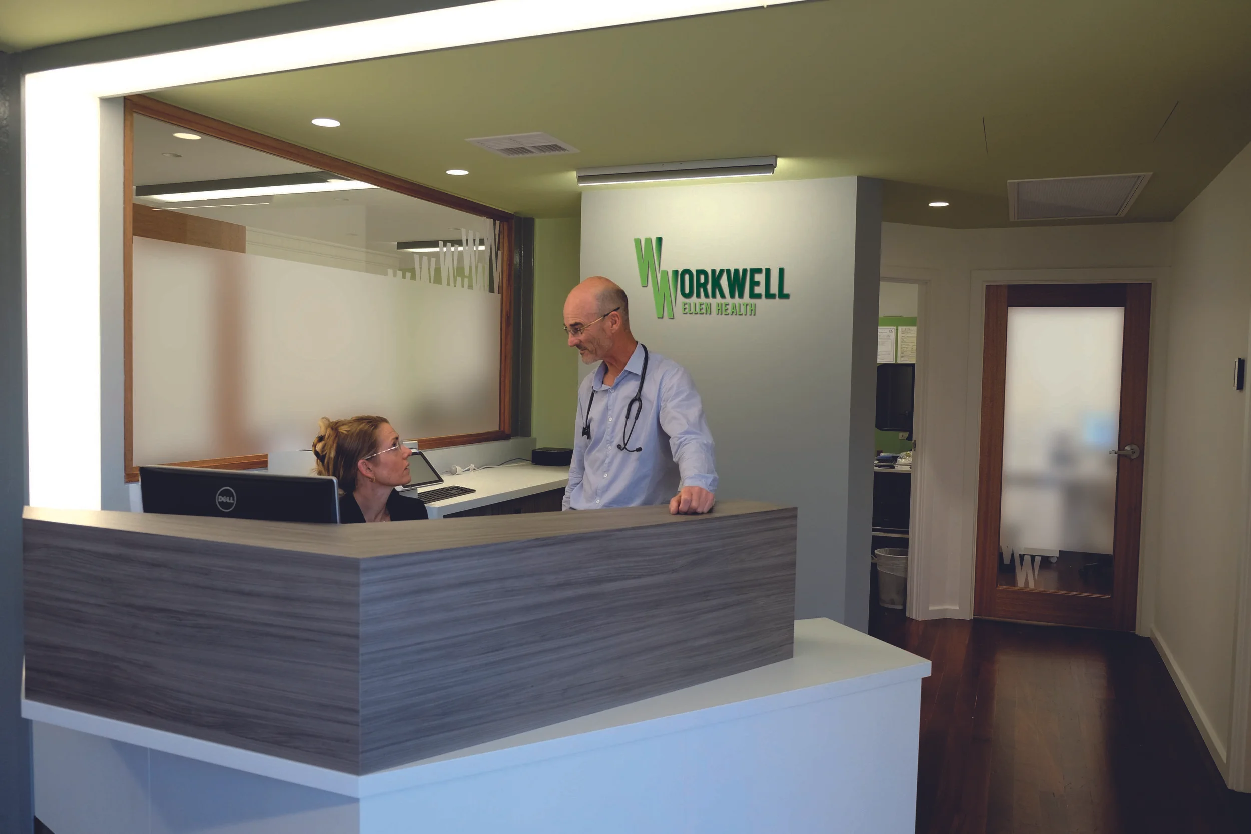 RECEPTION WITH PEOPLE01.jpg