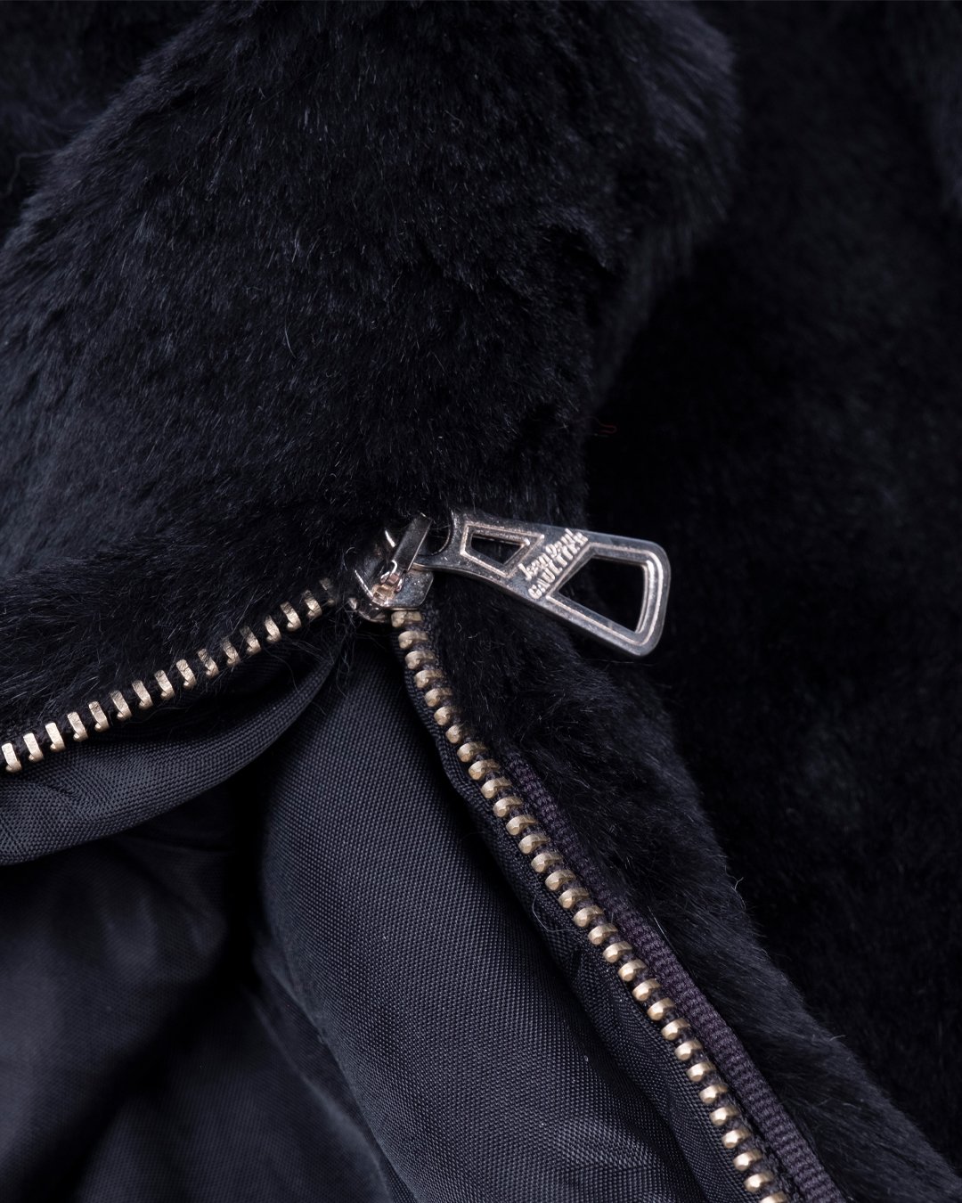 jpg-zipper detail.jpg