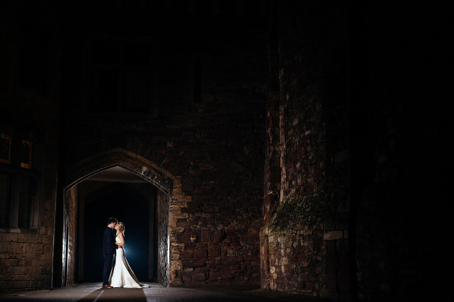 berkeley-castle-wedding-photography-01.jpg