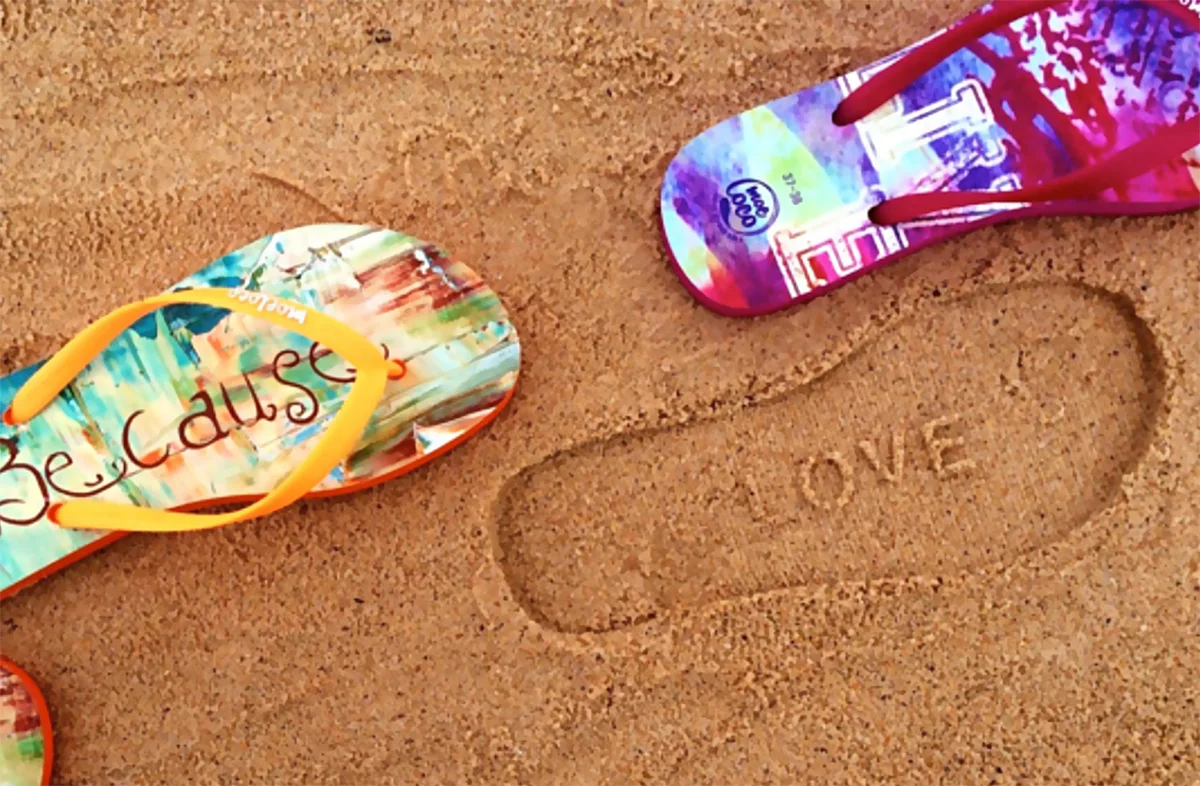 moeleco-thongs.jpg