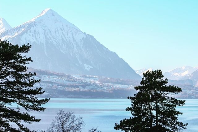 With the snow in Scotland I couldn&rsquo;t help but think of Switzerland 🇨🇭 It has been by far one of my favourite places for scenery that I&rsquo;ve been to. 
#switzerland #snow #mountains #winterwonderland #wintertime