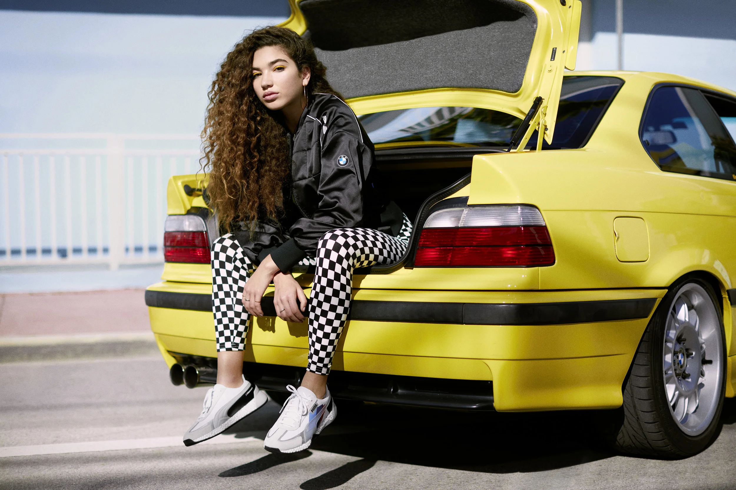 19AW_xMS_BMW_Street-Outfit-1-Womens_03690_rgb_R1.jpg