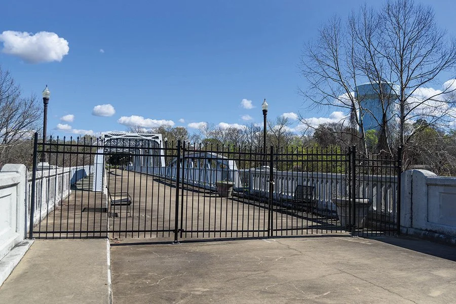  Riverwalk pedestrian bridge 