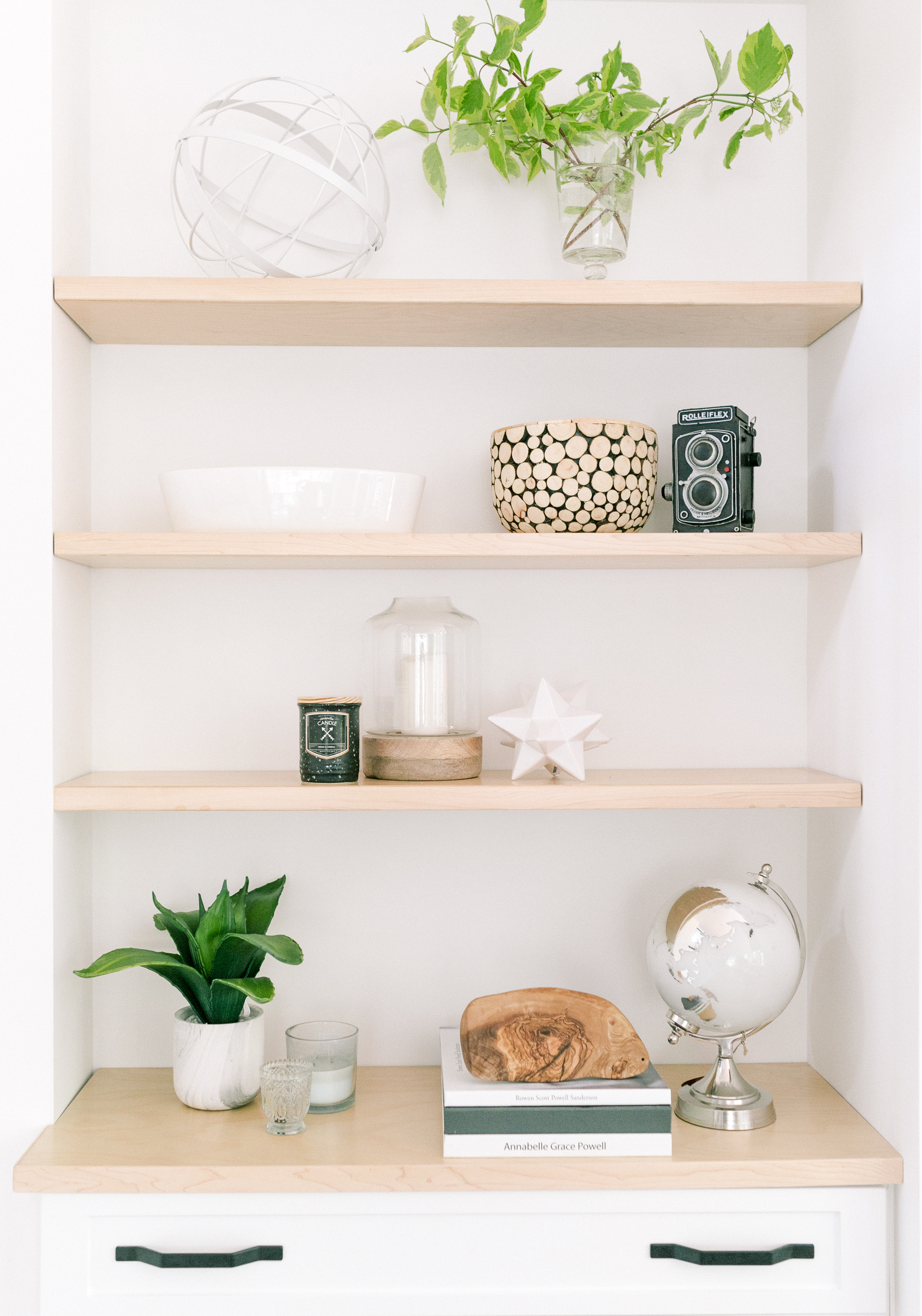 Interior-Design-Kitchen-Open-Shelf-Decor