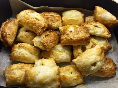 Chicken Sausage Rolls Smartbite Healthy Kids Recipes April 2018.jpg