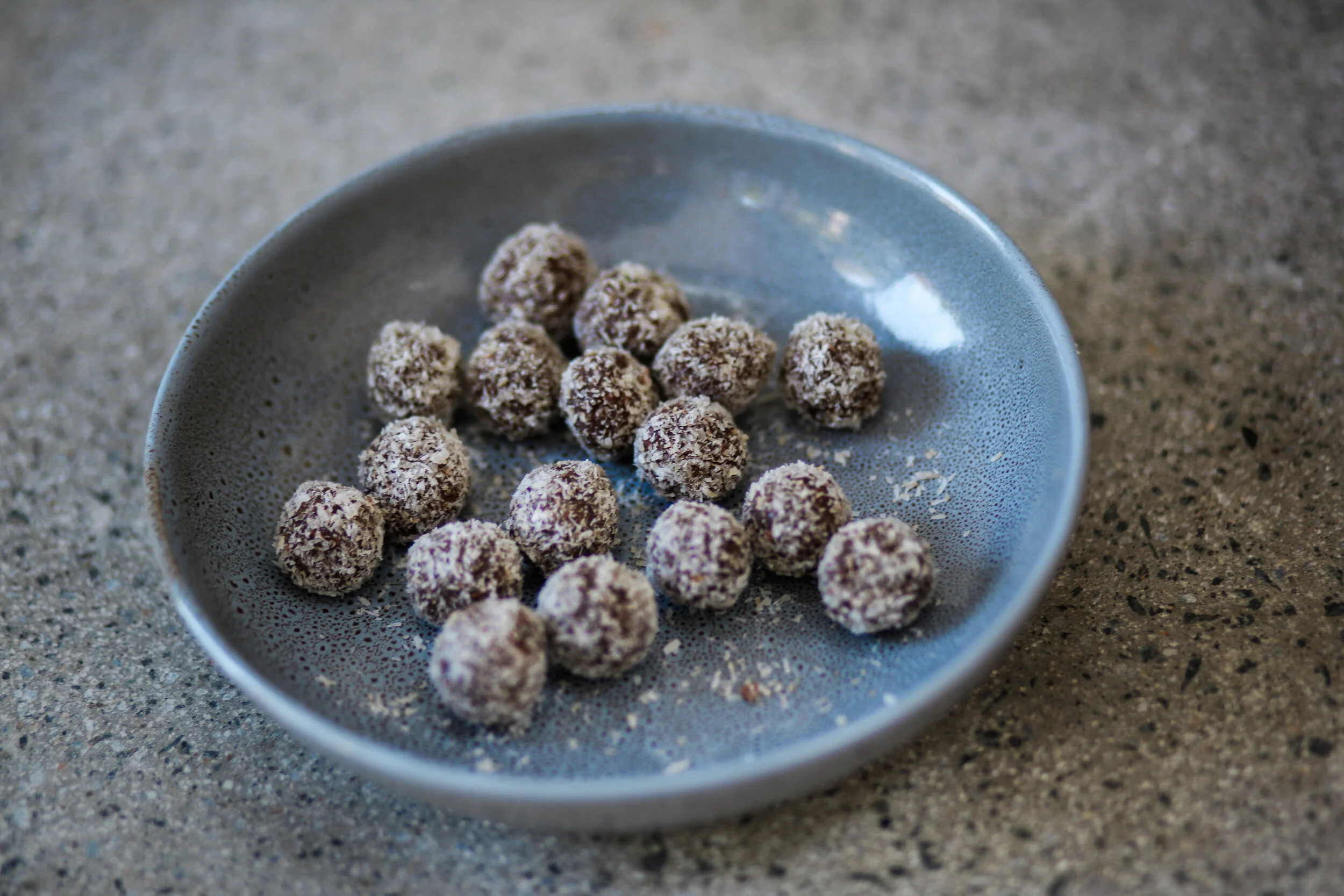 Nutrient packed chocolate bliss balls for kids — Tricky Little Tummies