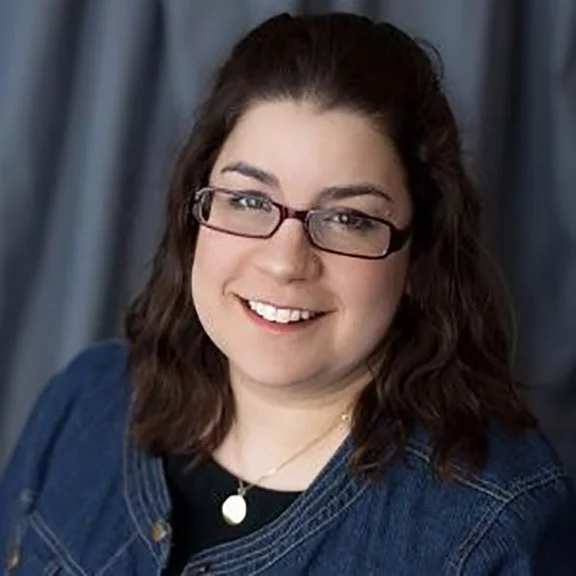 Beth 800x800.jpg
