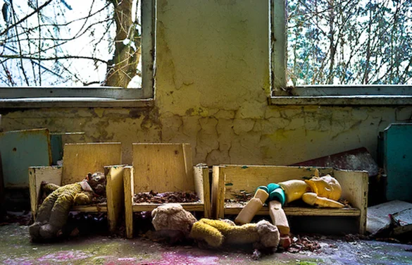 PARTICIPAÇÃO DE JAN SMITH NO LIVRO "CHERNOBYL SURFING"