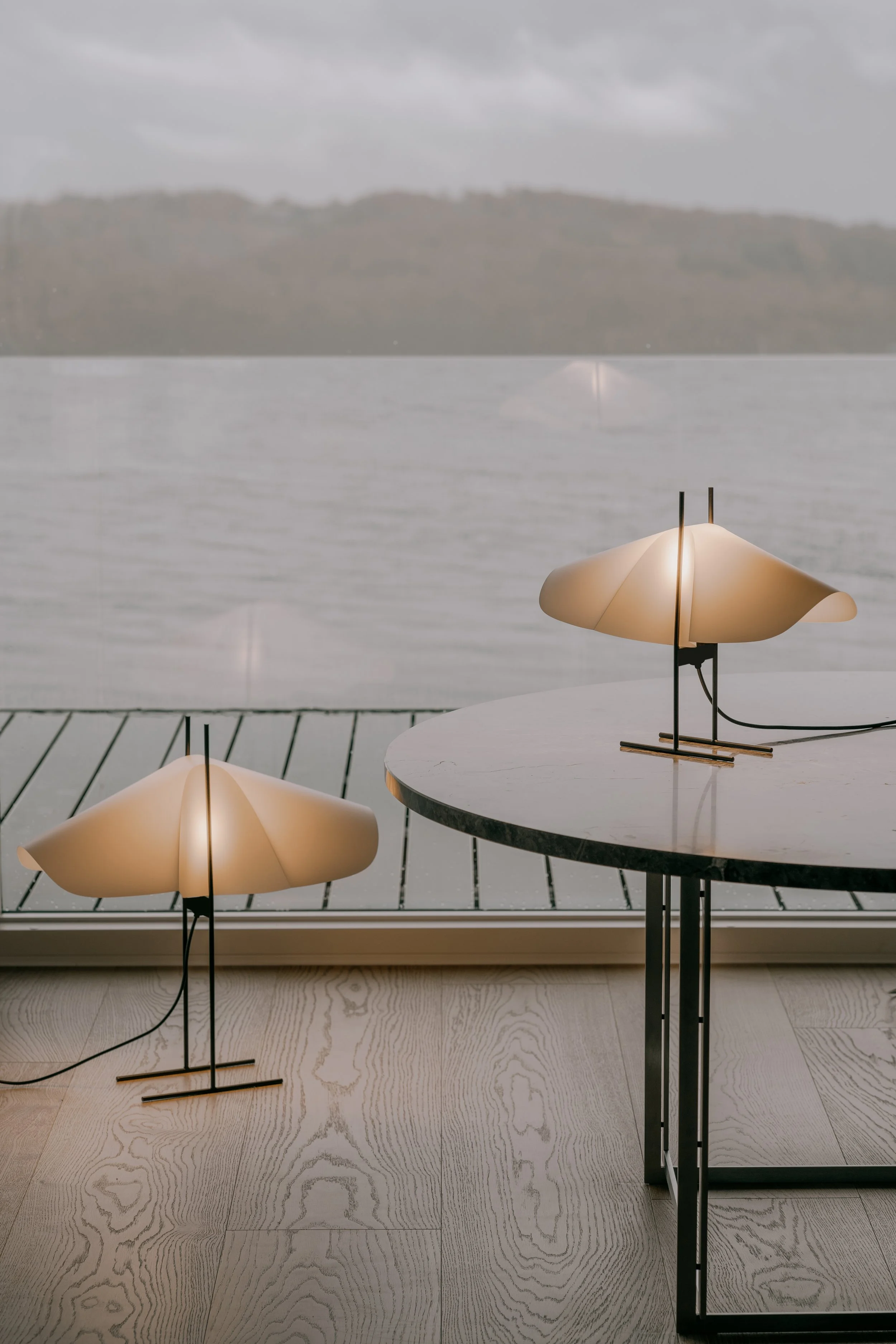 CHO table_floor_light.jpg