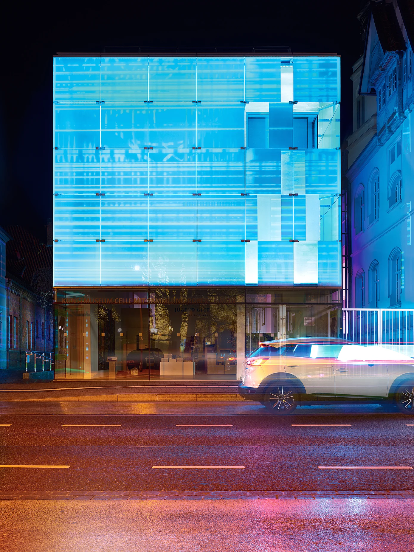 MAZDA_LightART_811b copy.jpg