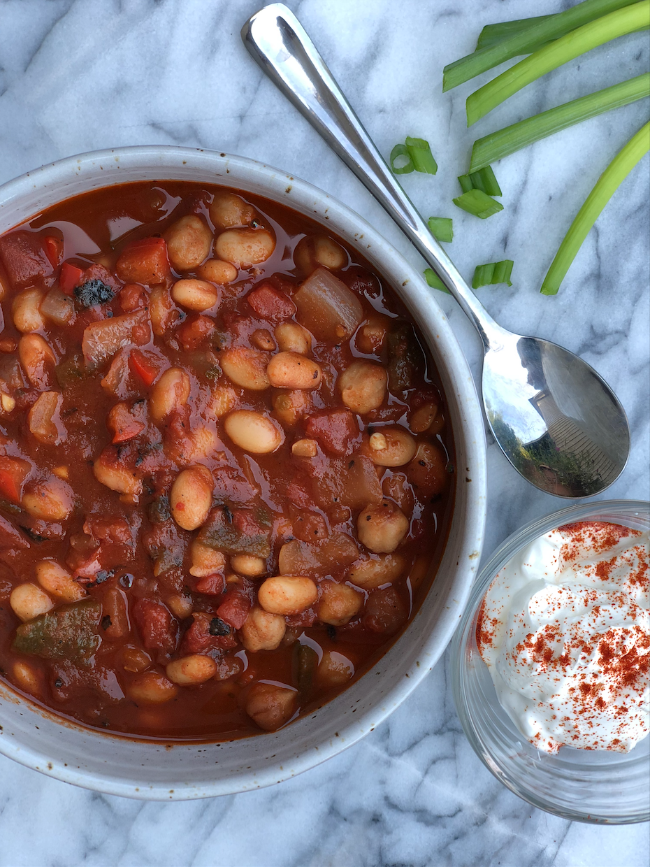smoked veggie chili.png