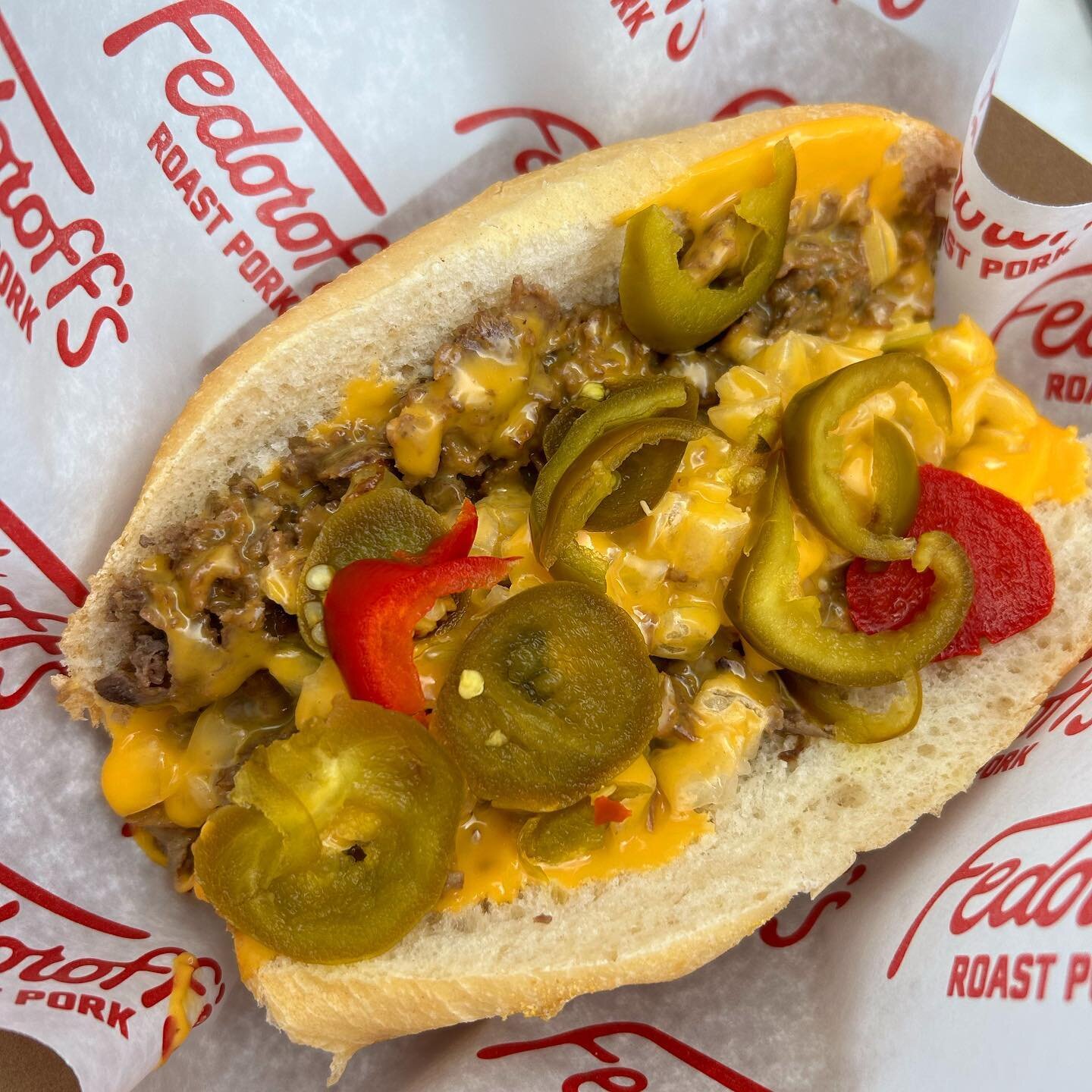 Hot take: a Philly cheesesteak is better with hot peppers
.
.
.
#nyc #smorgasburg #fidi #phillycheesesteak #cheesesteak #cheese #peppers #goodfood #nyceats #nycfood #nycfoodie #nycfat #forkyeah #newforkcity #newyorkcity #newyorkcitylife #nycoutdoordi