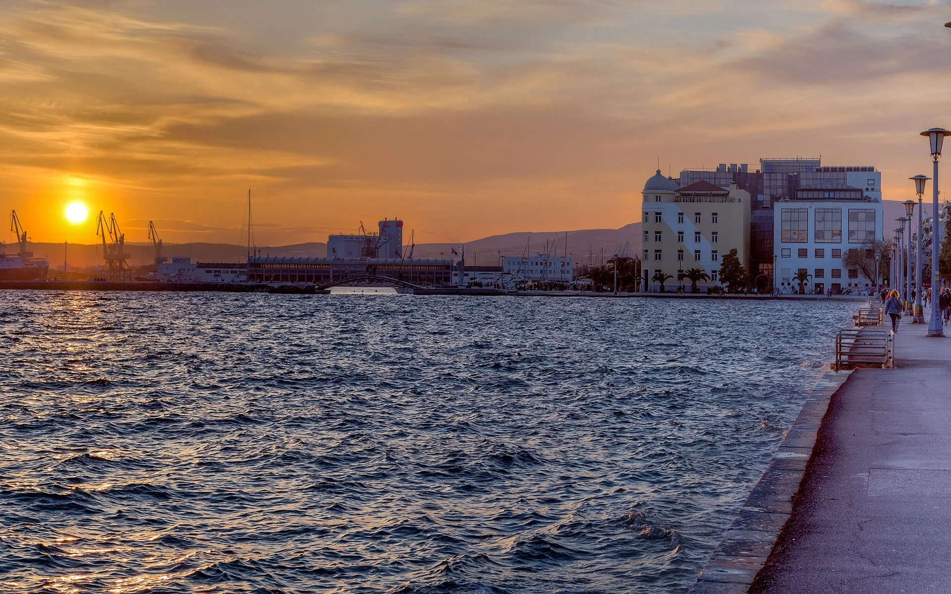 sundown-in-the-port-of-volos.jpg