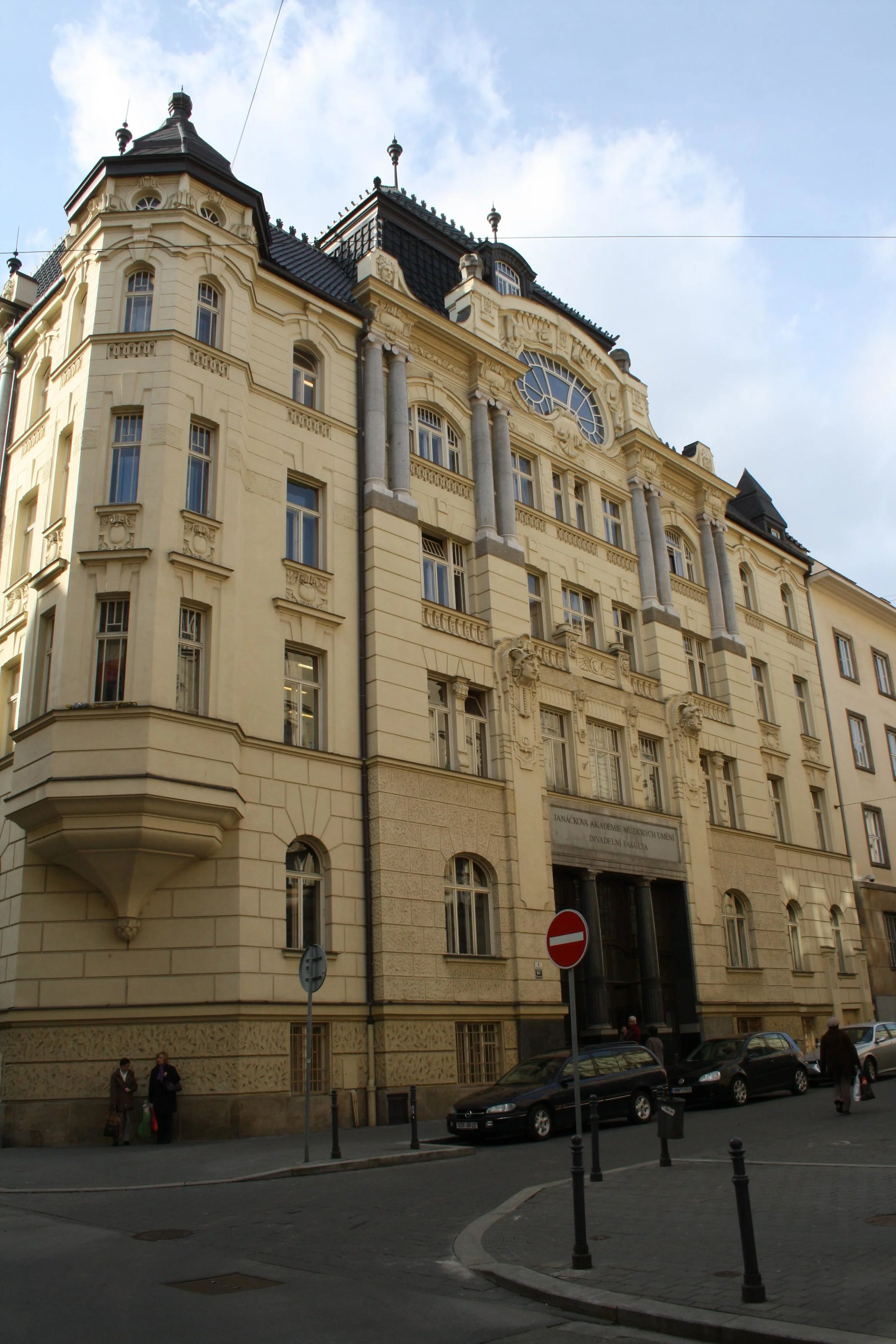 Building_of_Faculty_of_Theatre_of_Janáček_Academy_of_Music_and_Performing_Arts_in_Brno.jpg