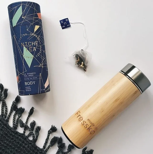 Bamboo thermos: perfect for smoothies, tea, coffee, infused water and any other concoction you can come up with. Keeps drinks warm or cold and has a filter for loose leaf teas. A great teacher gift for these last days of school!
📸@thelittlewolf.crea