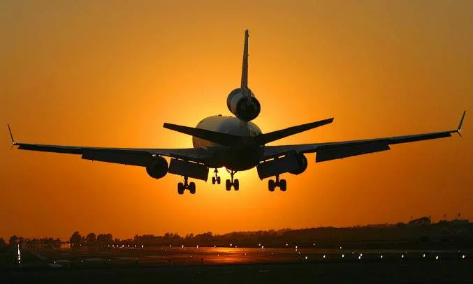avião-por-do-sol.jpg