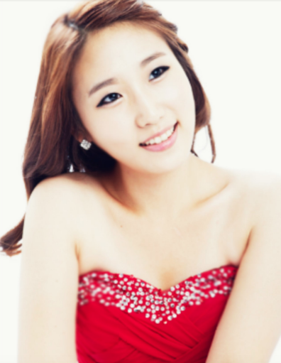 YEJIN LEE, Soprano (Adele) Yejin Lee is a first year graduate student in classical voice performance at Manhattan School of Music under the tutelage of Ashley Putnam. She holds Bachelor and Master's degrees of Music in Voice Performance in Kookmin University in Seoul, South Korea (based on Full-Scholarship.) She most recently sang the role of Gretel in Hansel and Gretel at the Manhattan school of Music and performed Echo in Strauss's Ariadne auf Naxos in Opera Scene at Manhattan School of Music. She received Honorable mention at Kenett Symphony voice competition. Also She was the Eastern regional winner of NATS Competition 2018 and recently won at the competition of New York Lyric Opera Theatre.