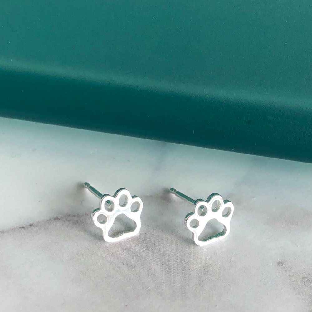 pretty paws stud.jpeg