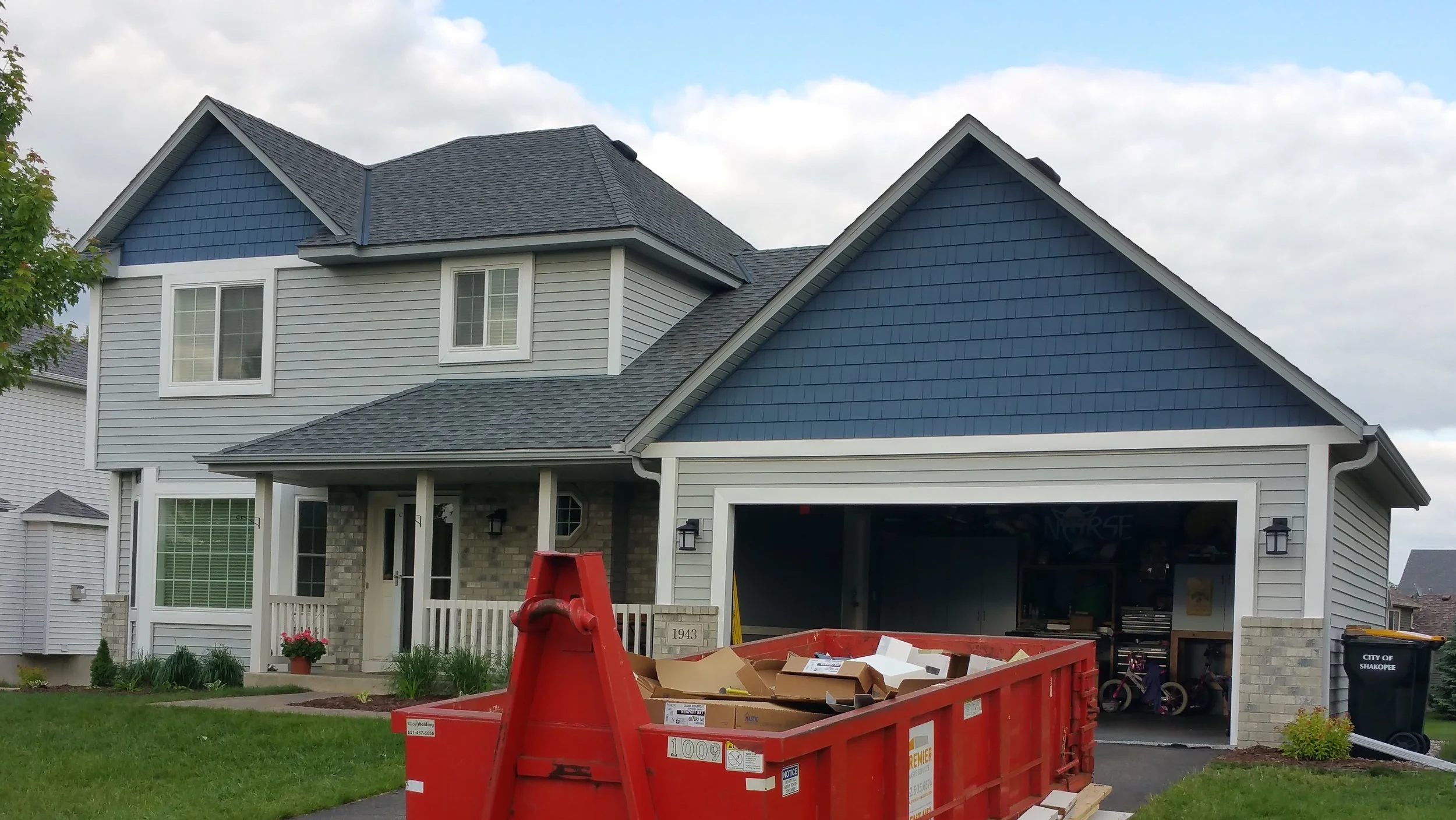 bitz-exteriors-vinyl-siding-installation.jpg