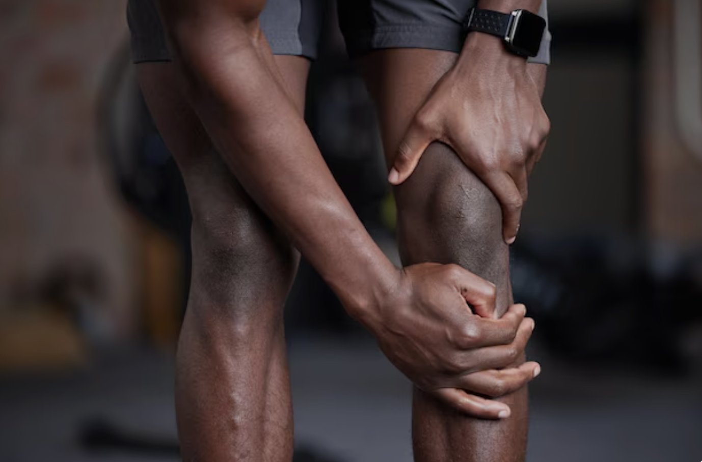 Hamstring- und ACL-Verletzungen: Können sie durch Ueberlastung entstehen statt durch einen einzigen Unfall?