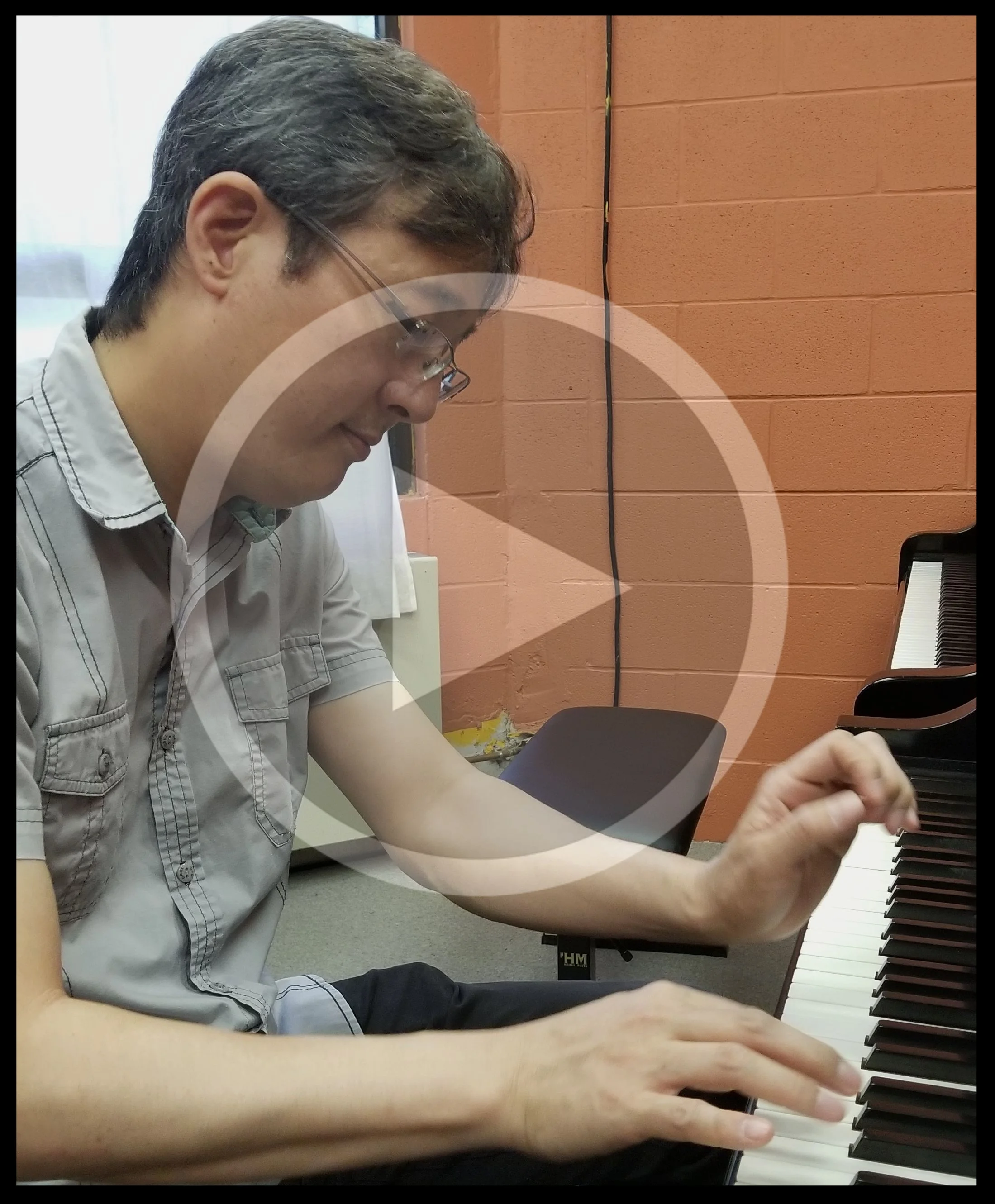 Episode 4: Dr. Naoki Hakutani Dr. Naoki Hakutani, Professor of Piano at UA Little Rock, loves playing and teaching piano to students of all ages. How does he approach a new piece? How does he engage his students? And what passion drives him to persist when he doesn't love practicing piano? You can hear him in a piano trio here and performing solo here . After listening, you’ll find yourself wanting to play piano and revisit old masters. If nothing else, you’ll take delight in Beethoven in a whole new way.