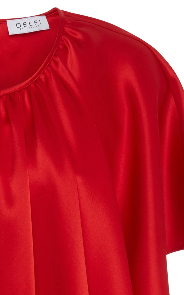 Detail view of front ruffle overlay
