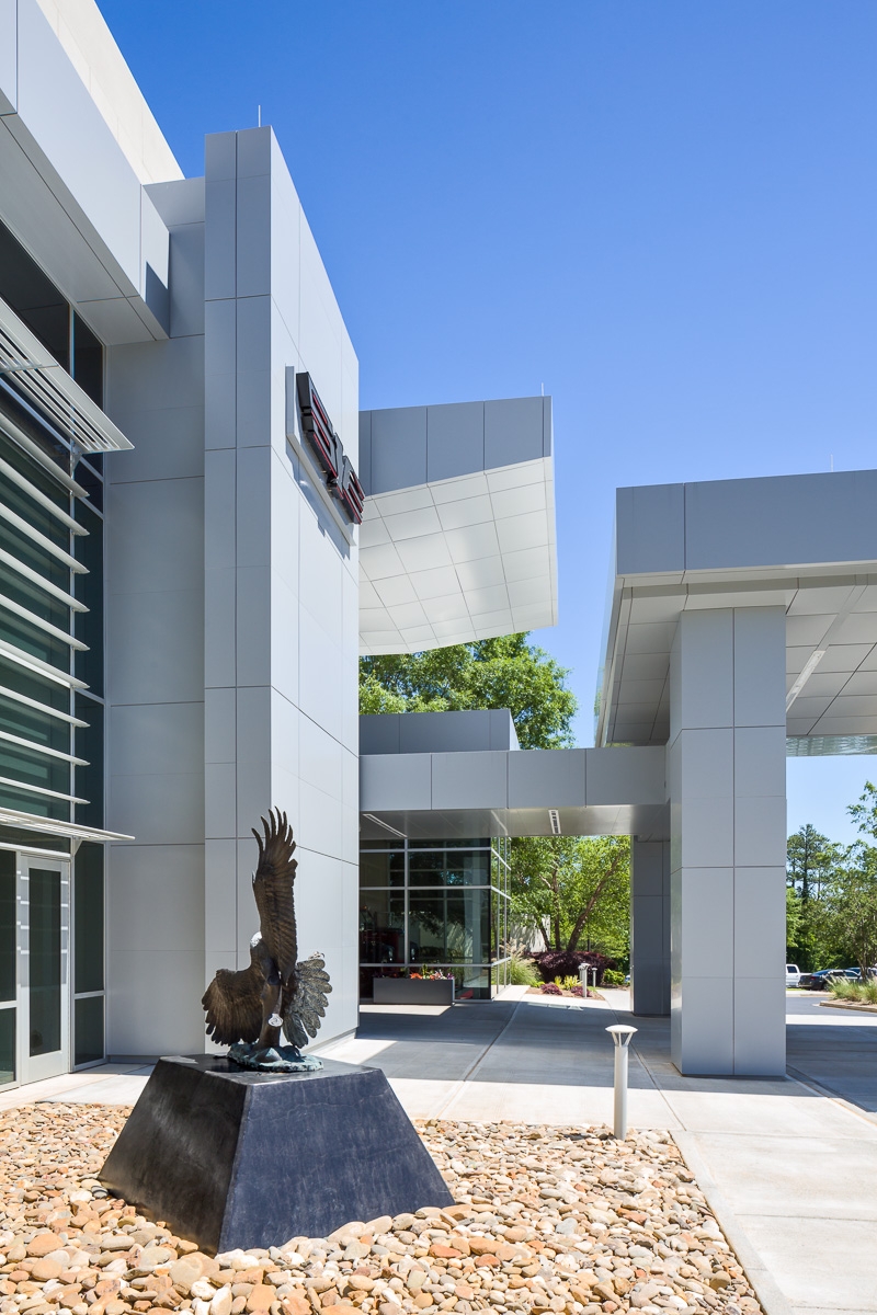  The new office addition for Southeastern Freight Lines includes a 4-story 75,000 square foot office tower creating a physical link with the existing office building. Designed and constructed in the 1990’s, the company had greatly outgrown the existi