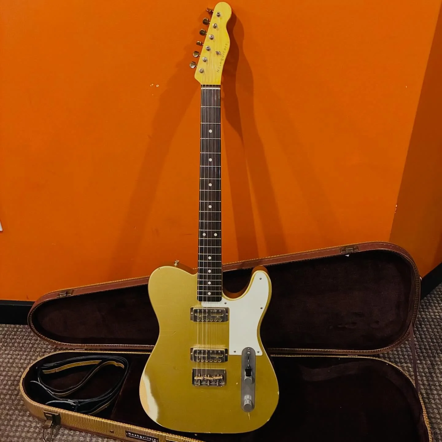 A really fun run of instruments through the shop recently.

Fenders, EVHs, Rics, Gretsch, custom builds, some seriously great Squiers, and a Nash Tele with Lollar Gold Foils that was hard to put down.

Everything from full dial-ins to detailed repair