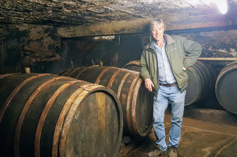 Thomas_Hansen_in_Cellar-3345-800-600-90.jpg