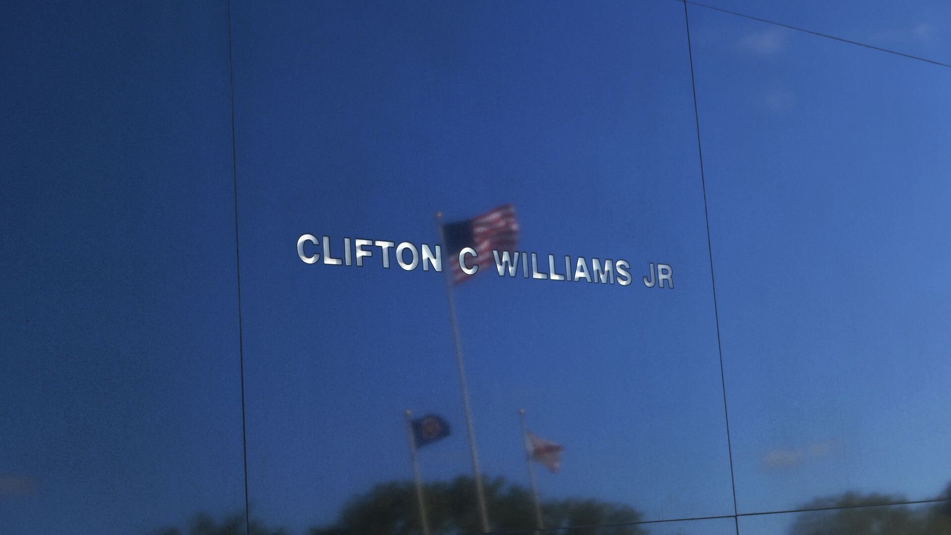 Clifton C Williams Jr on Mirror 2021.jpg