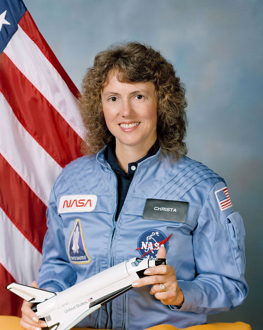 860px-ChristaMcAuliffe.jpg