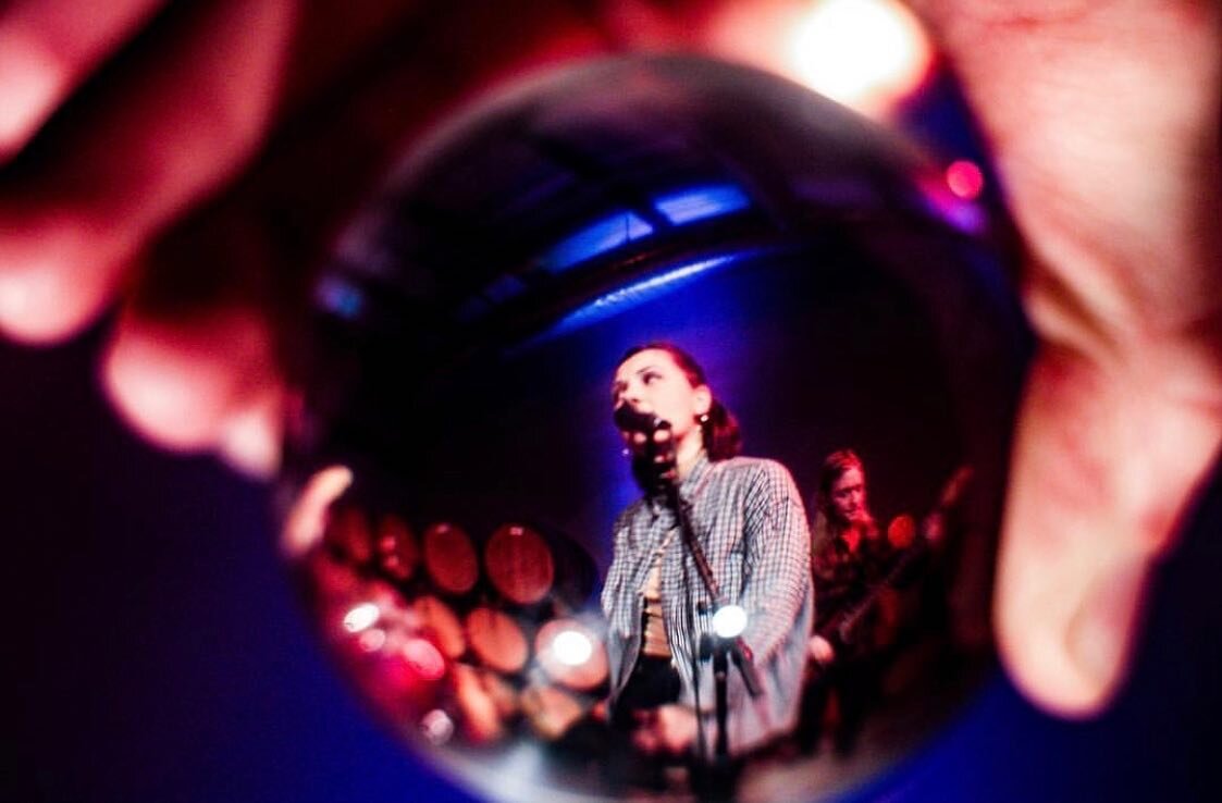 We have shows coming up at @richmondmusichall and @gallery5arts! Both ticket links are now up in our bio.
📷: @aadamstokess