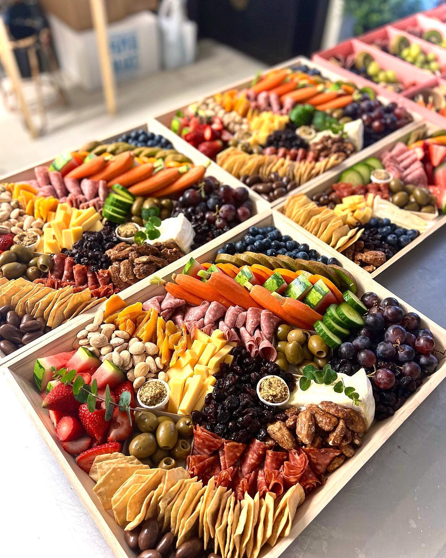 Charcuterie boards + picnics =💗🧀🍓 one thing we take really seriously @popuppicnic.co is the food!! We live for quality, baby!! 
#charcuterieboard #grazingboard #grazingtable #sandiegofood #sandiegocharcuterie #popuppicnicco #picnicfood #summerpicn