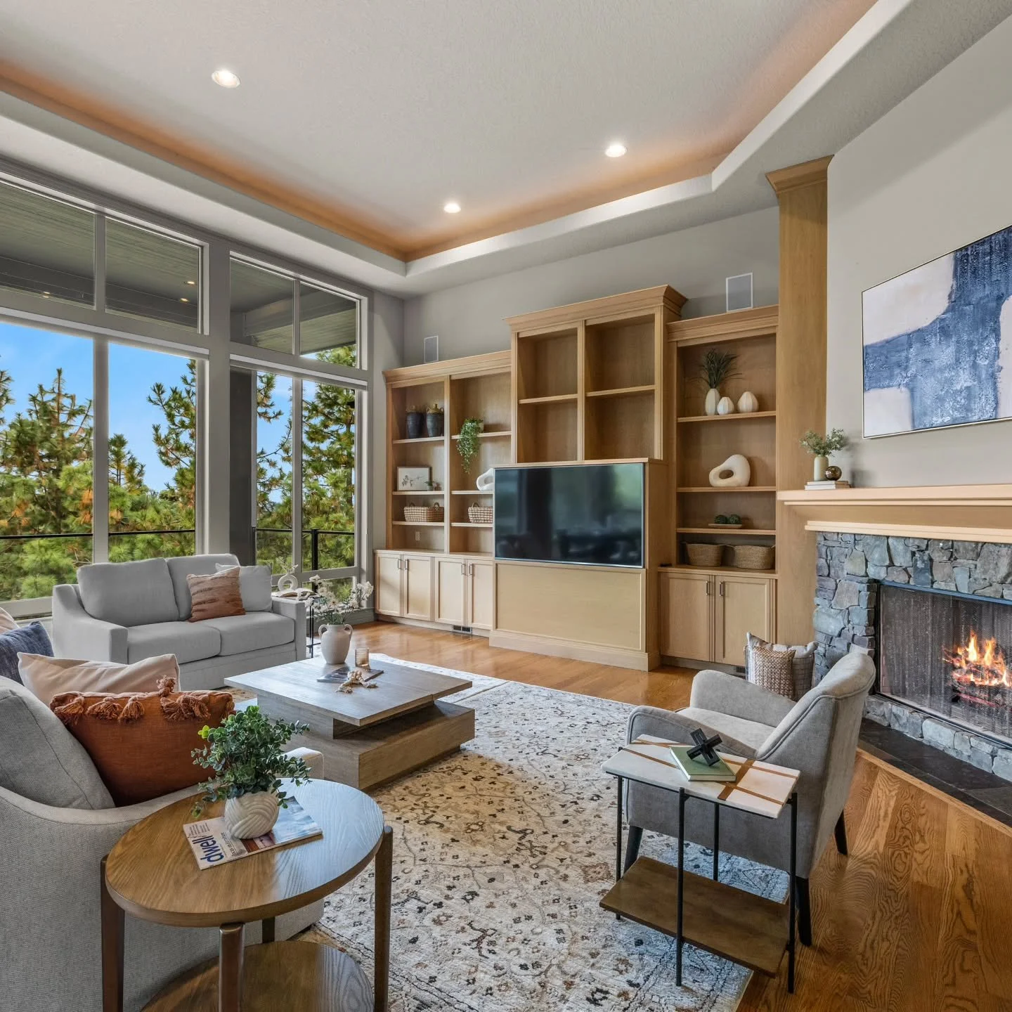 Feature Friday ✨

Perched high on Aubrey Butte, this 6,119 sq. ft. home captures breathtaking views and embodies the very best of Bend living. 
We had the absolute pleasure of staging this incredible property... blending warmth, modern elegance, and 