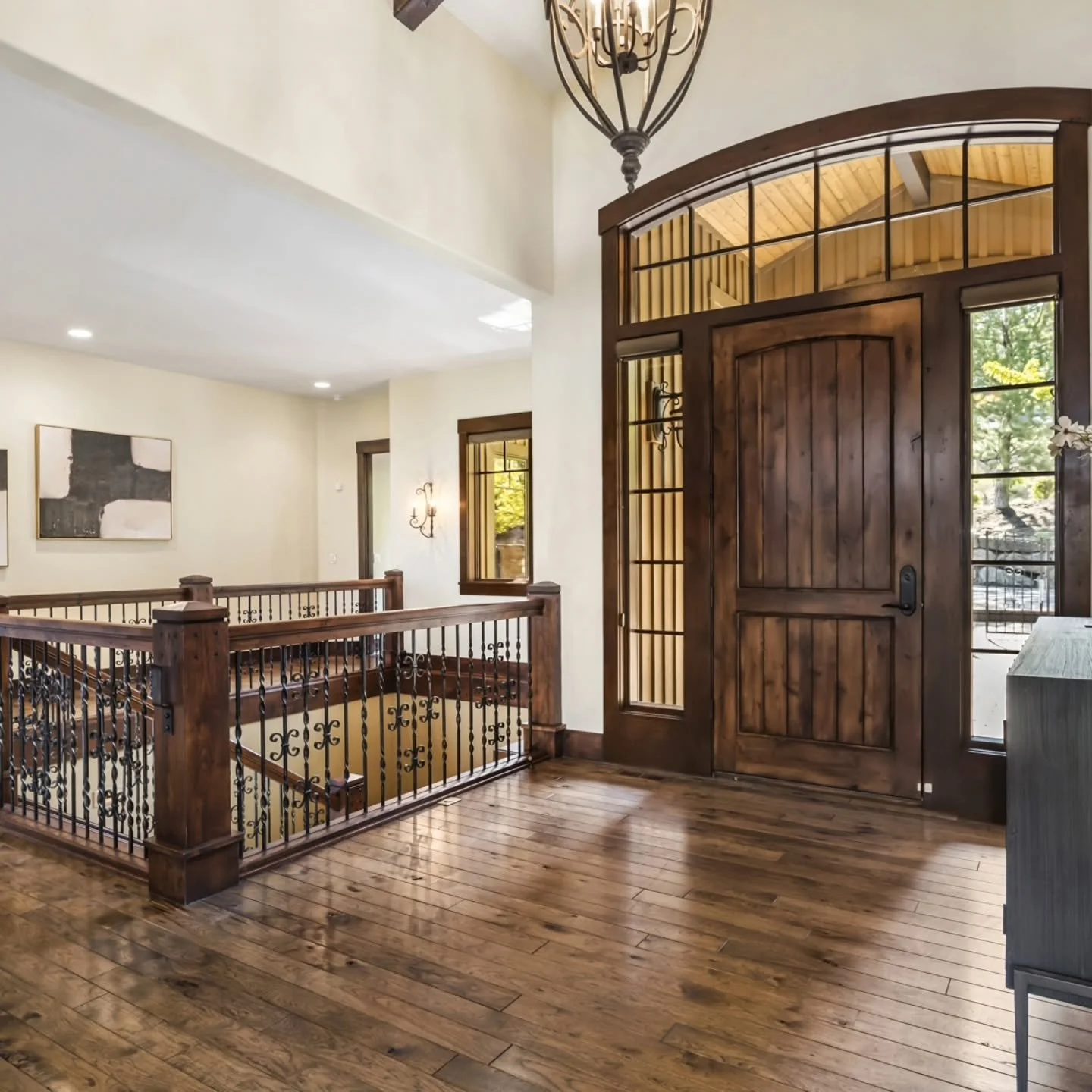 This home on Awbrey Butte is loaded with upgrades + style, and the views? Pure Central Oregon magic&mdash;mountains + skyline for days. 😍

Tour with @johnsongroupbend

Styled &amp; staged by @stagingspacesanddesign 

#bendoregon #CentralOregonHomes 