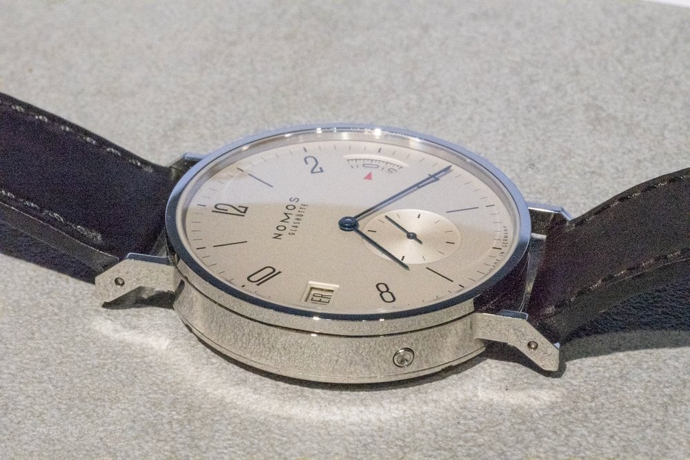 nomos-tangomat-gmt-19.JPG