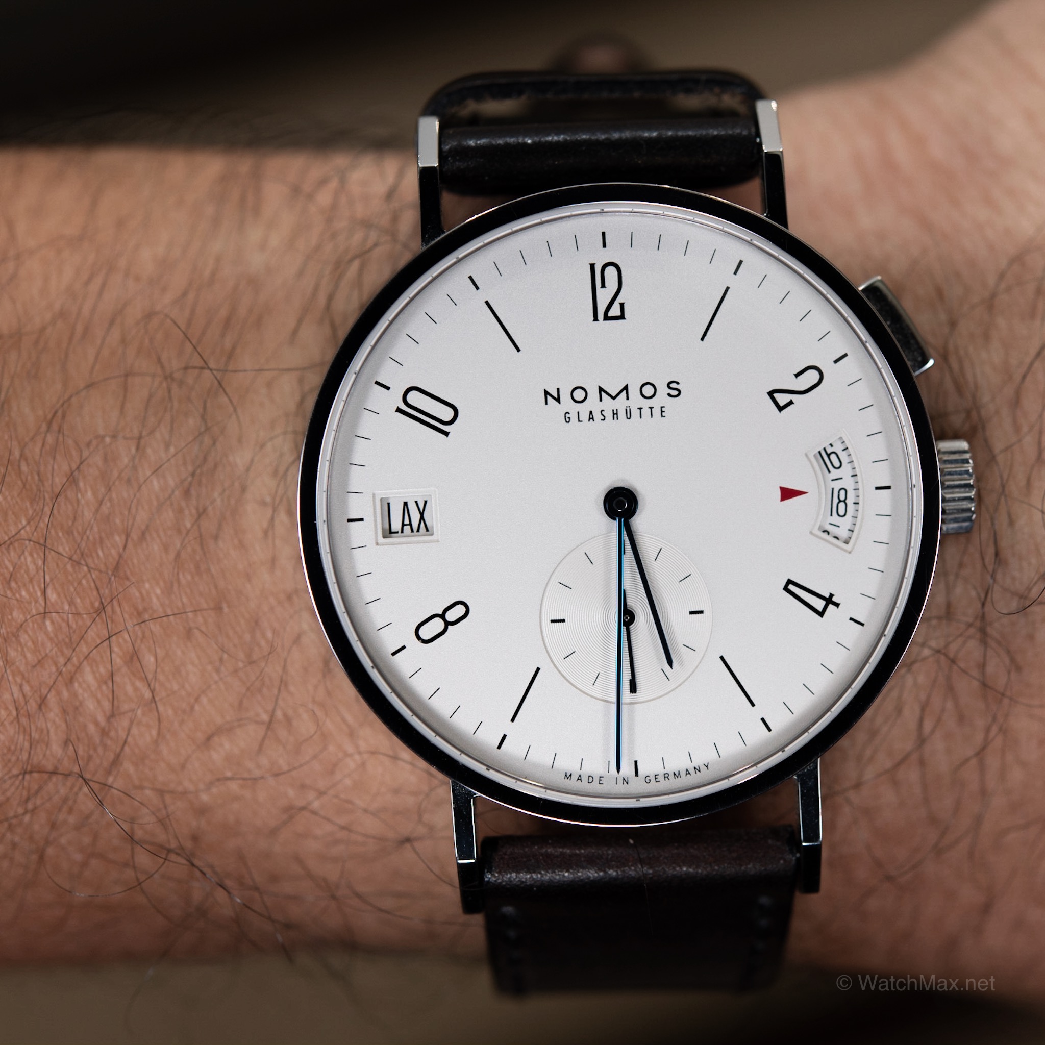 nomos-tangomat-gmt-92.JPG